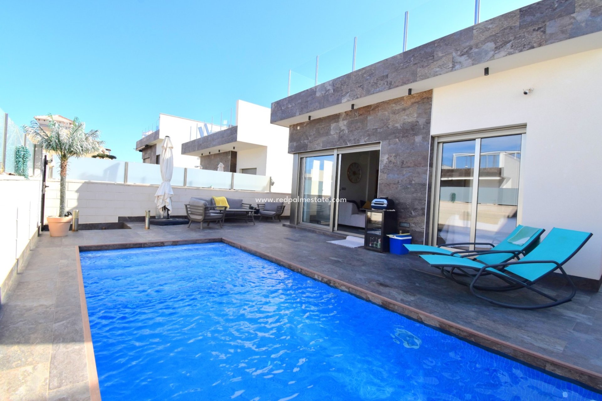 Resale - Villa -
Orihuela Costa