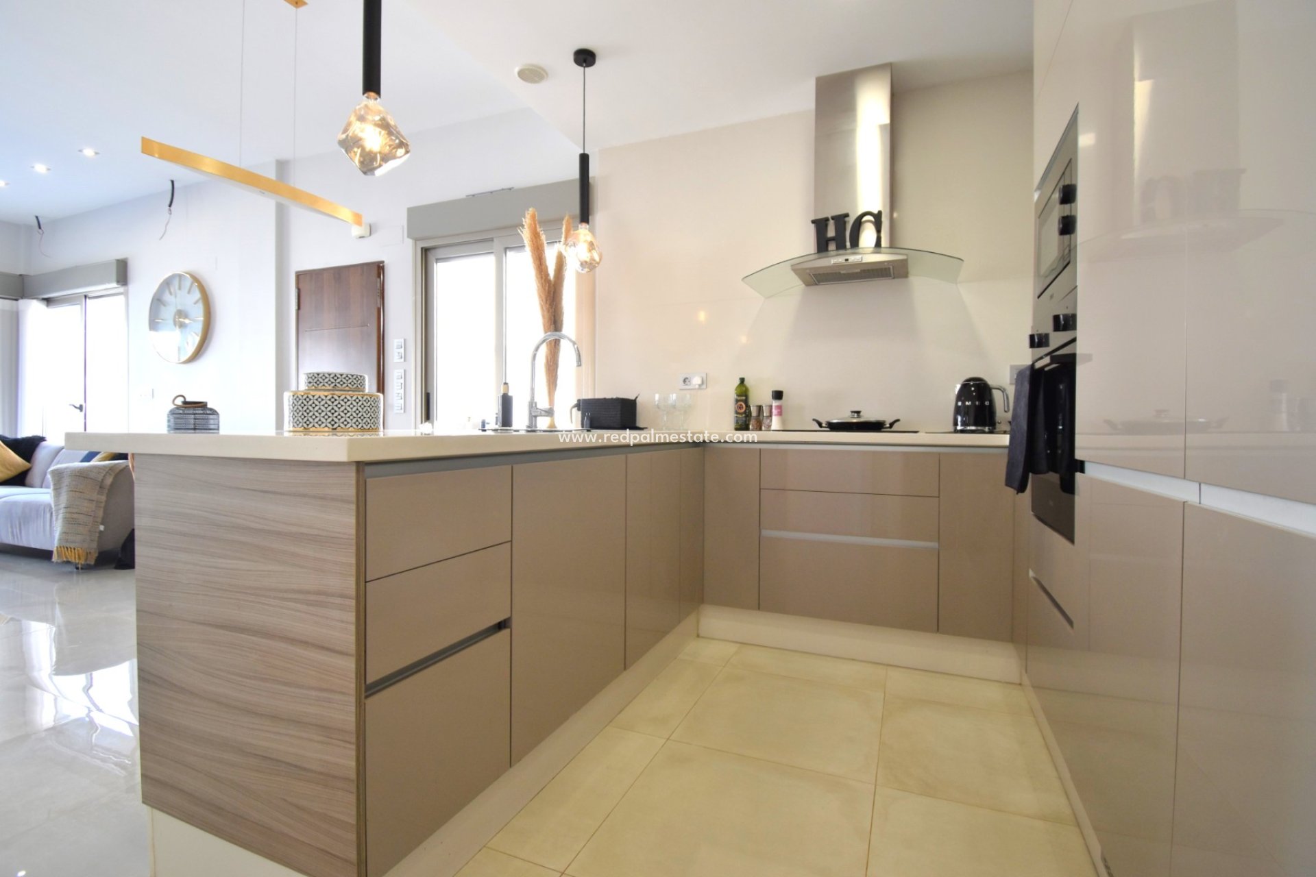 Resale - Villa -
Orihuela Costa