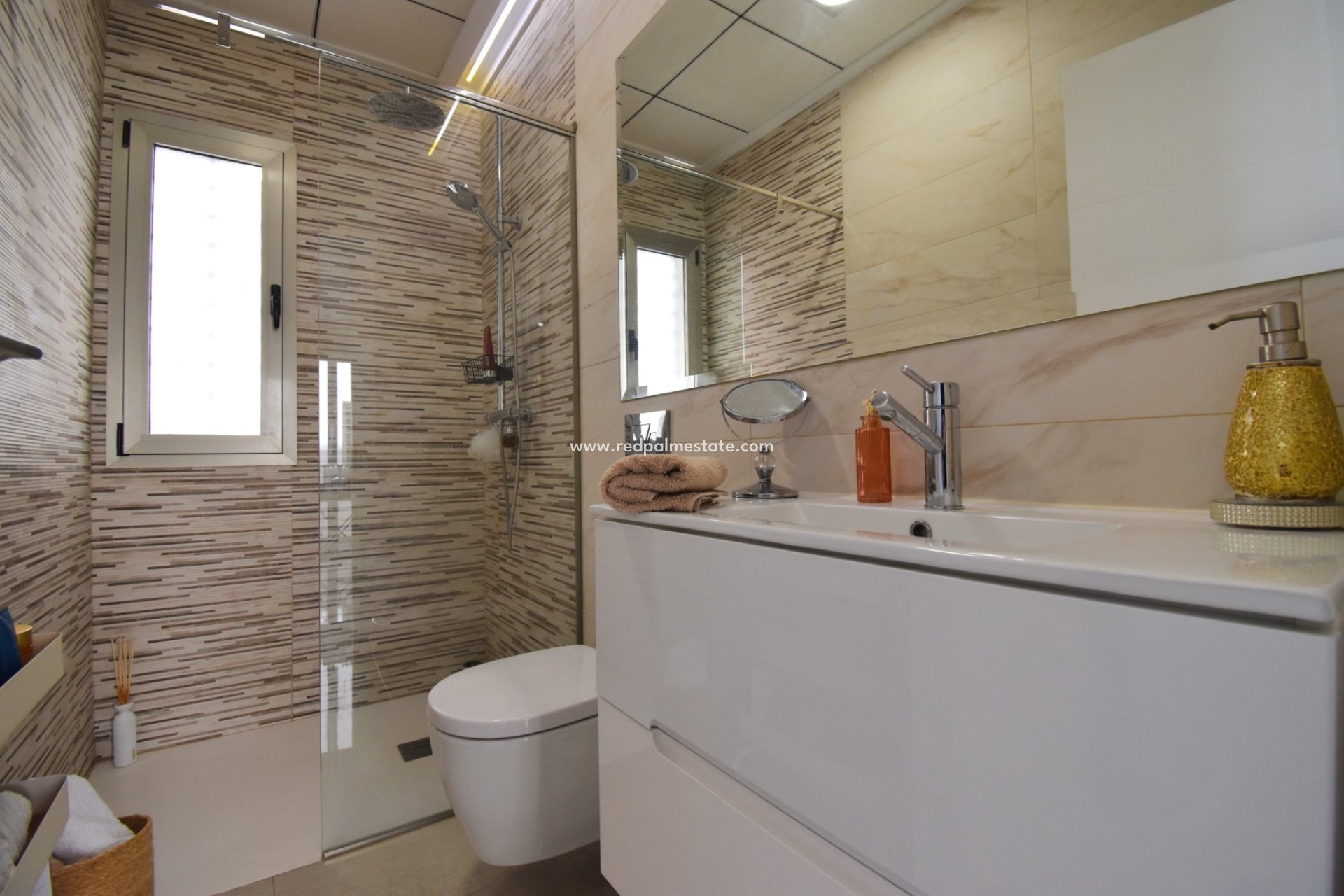 Resale - Villa -
Orihuela Costa