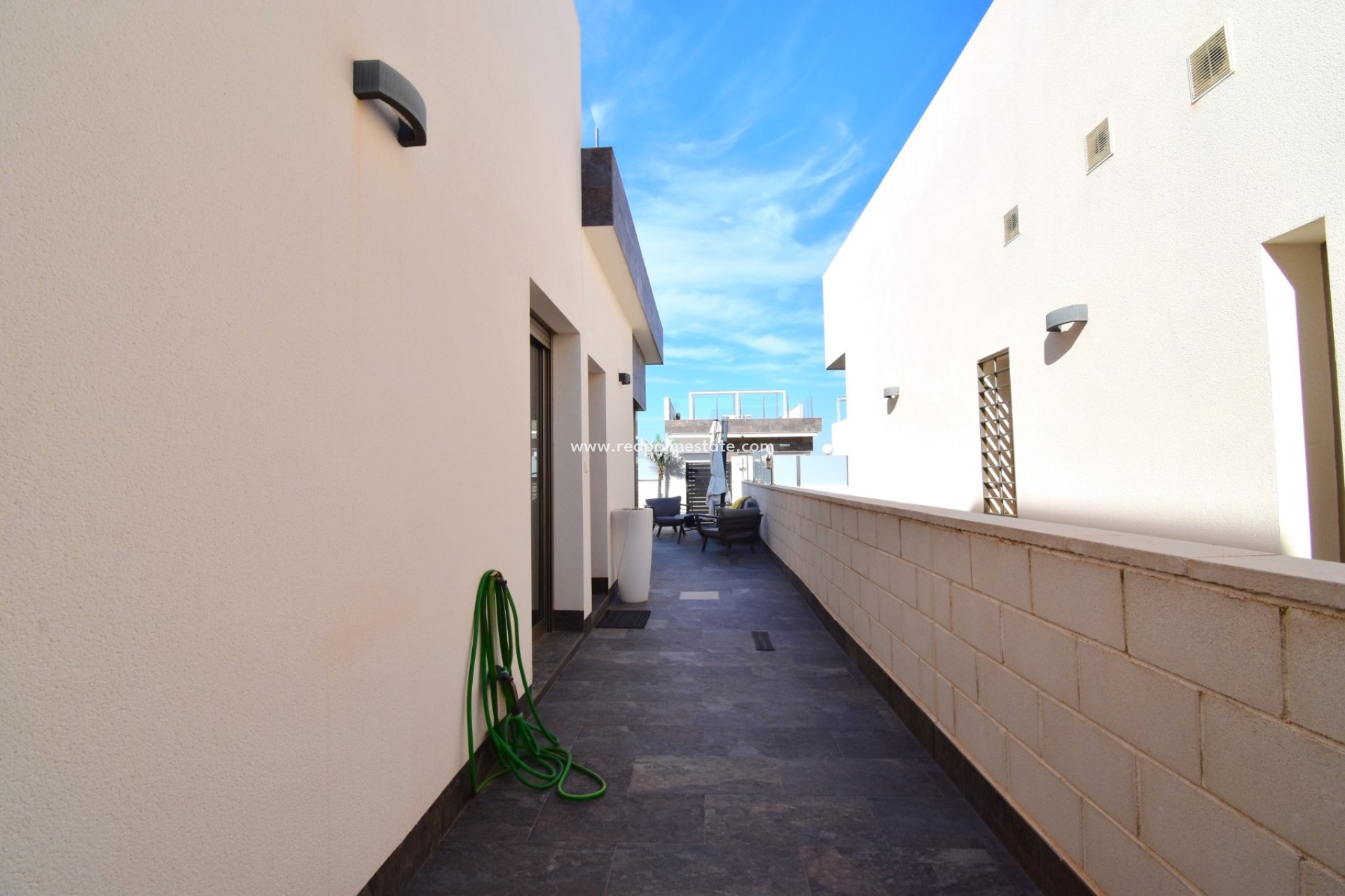 Resale - Villa -
Orihuela Costa