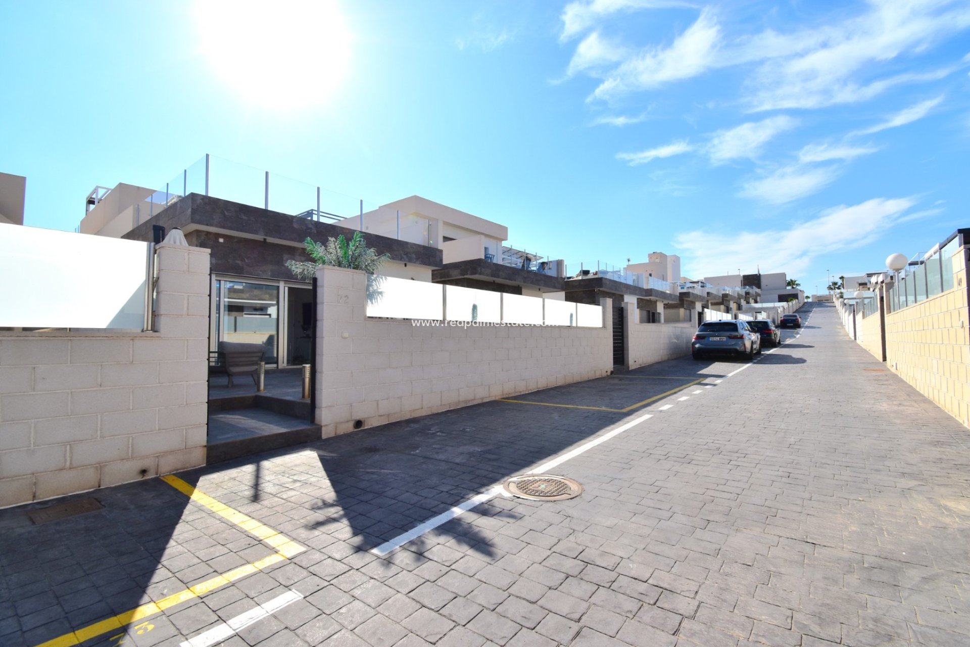 Resale - Villa -
Orihuela Costa