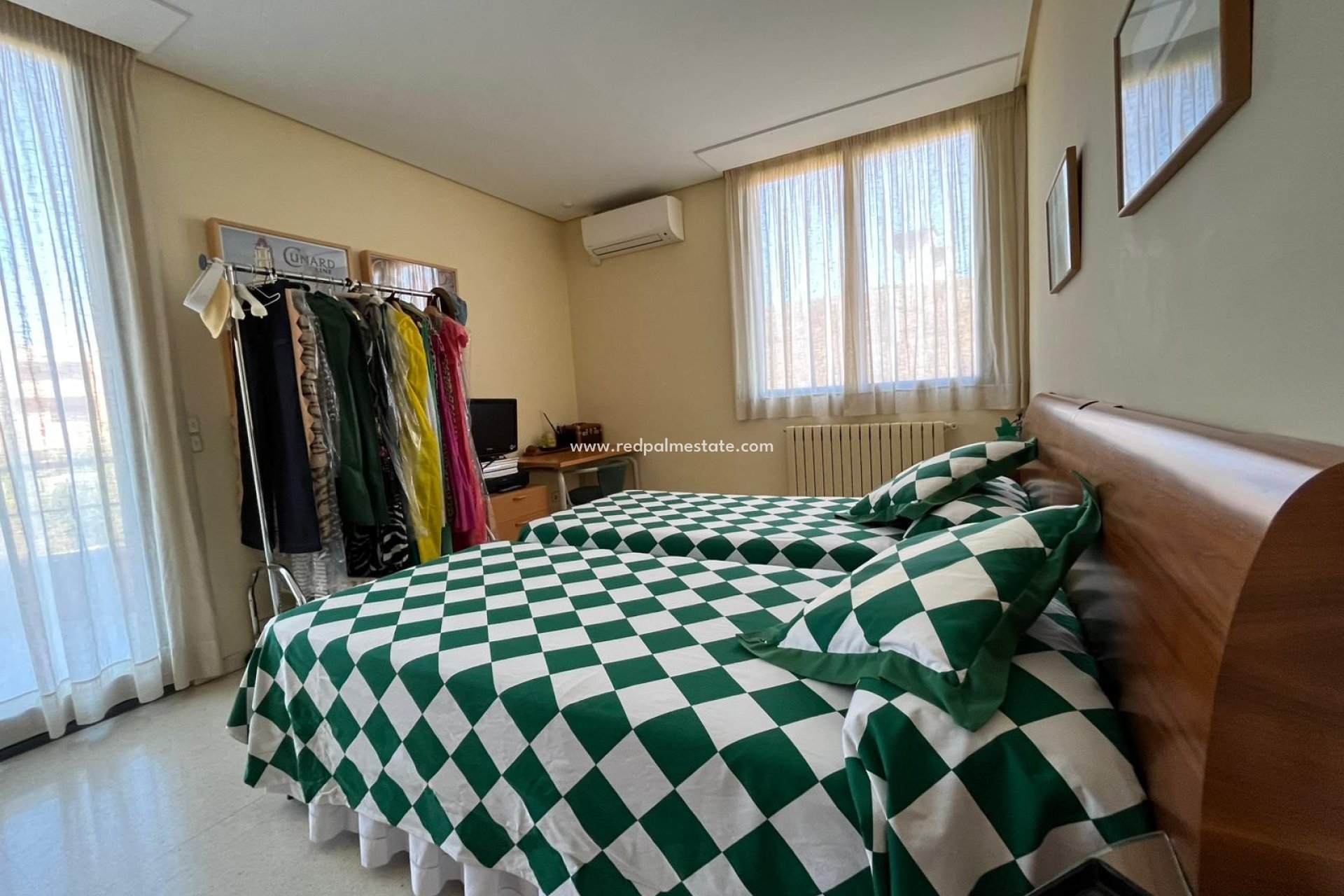 Resale - Villa -
Orihuela Costa