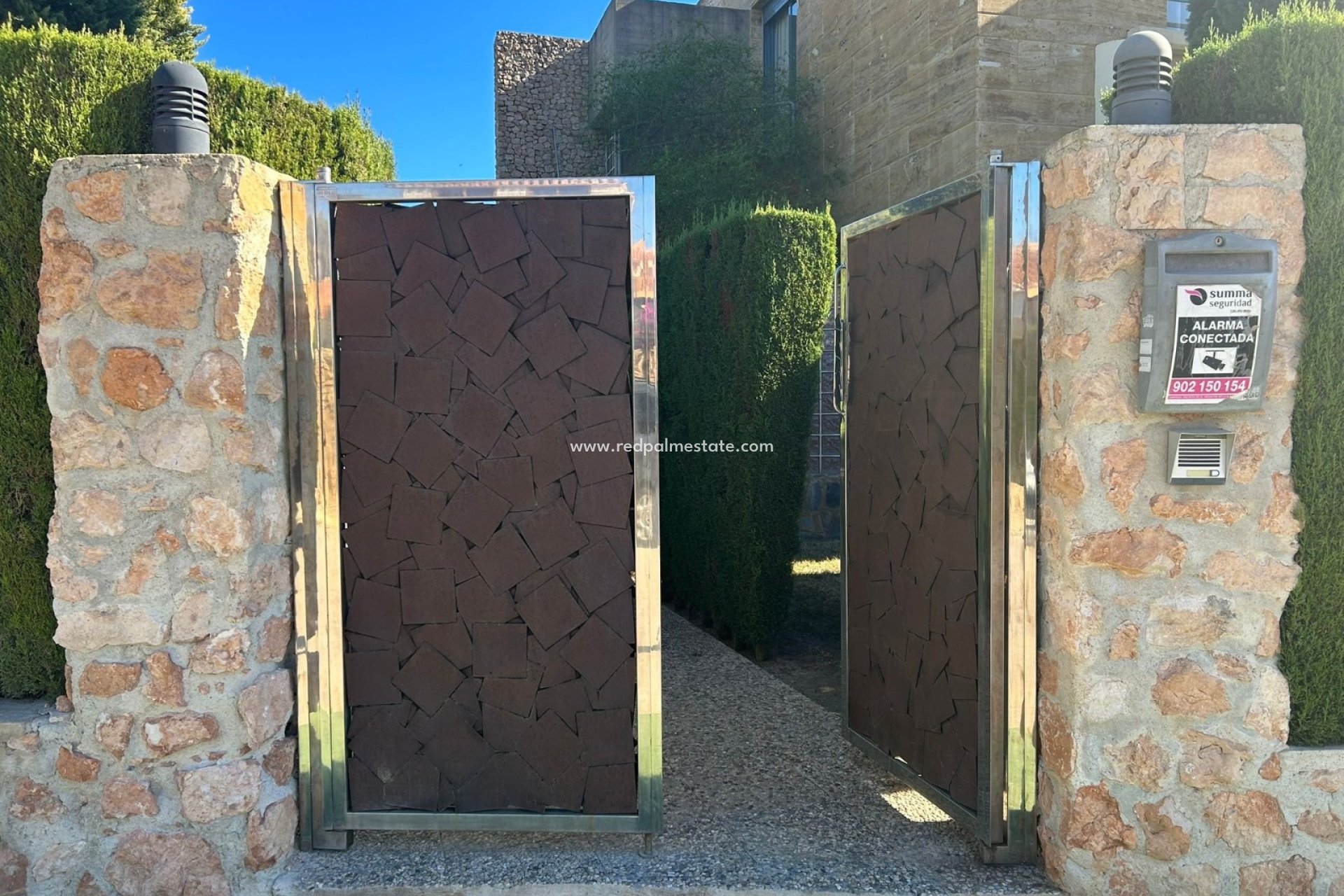 Resale - Villa -
Orihuela Costa