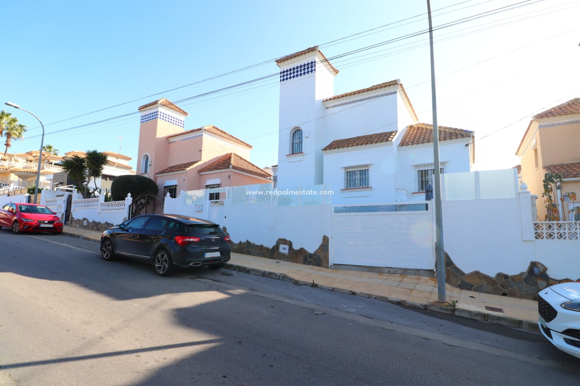 Resale - Villa -
Orihuela Costa