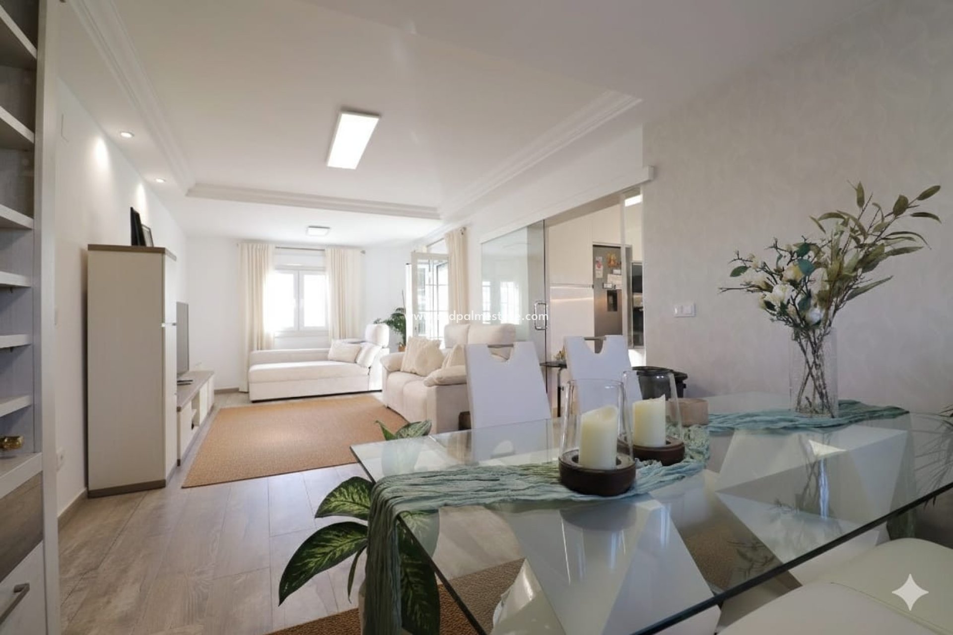 Resale - Villa -
Orihuela Costa