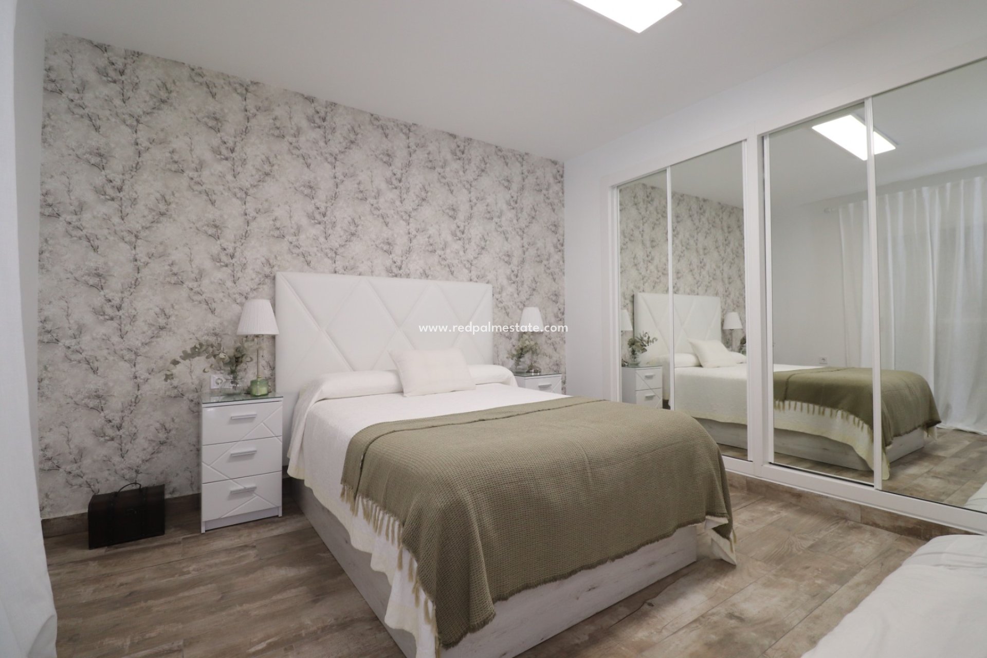 Resale - Villa -
Orihuela Costa