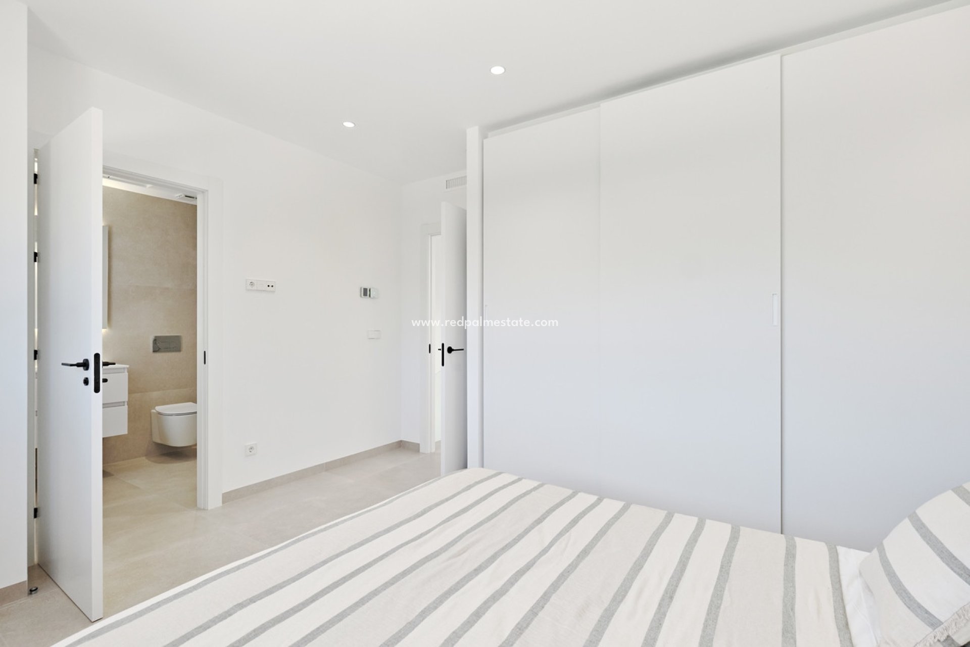 Resale - Villa -
Orihuela Costa