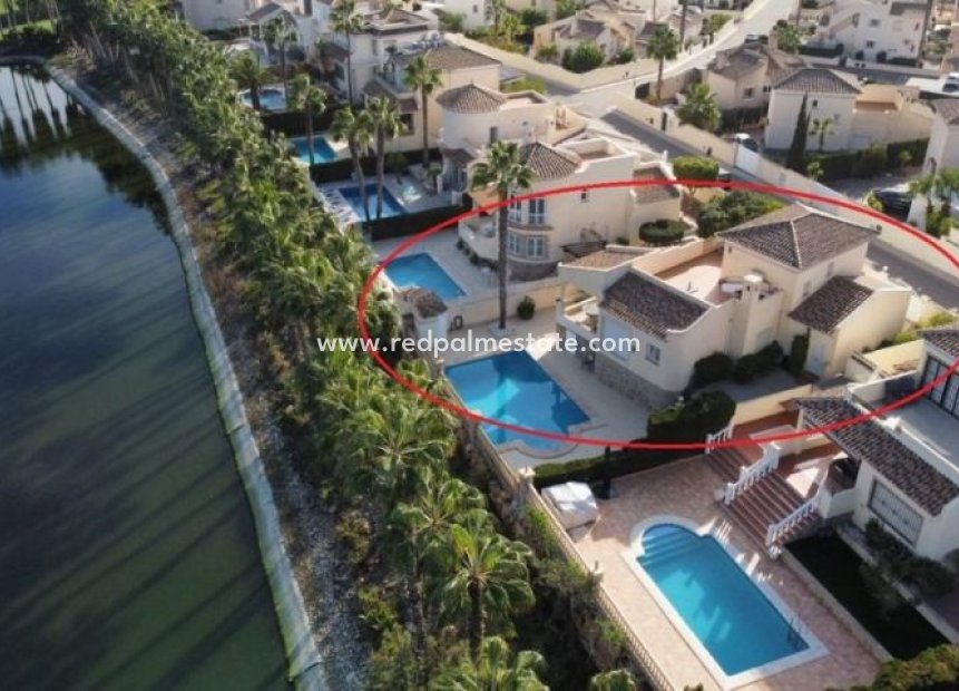 Resale - Villa -
Orihuela Costa