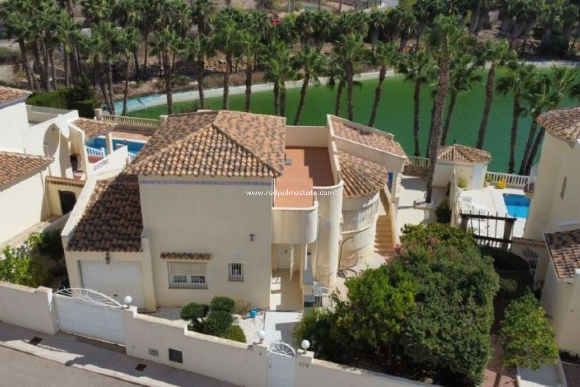Resale - Villa -
Orihuela Costa