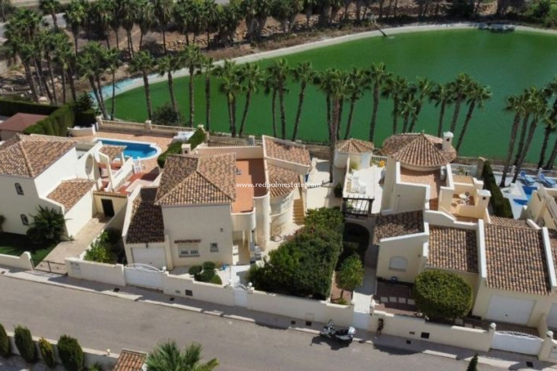 Resale - Villa -
Orihuela Costa