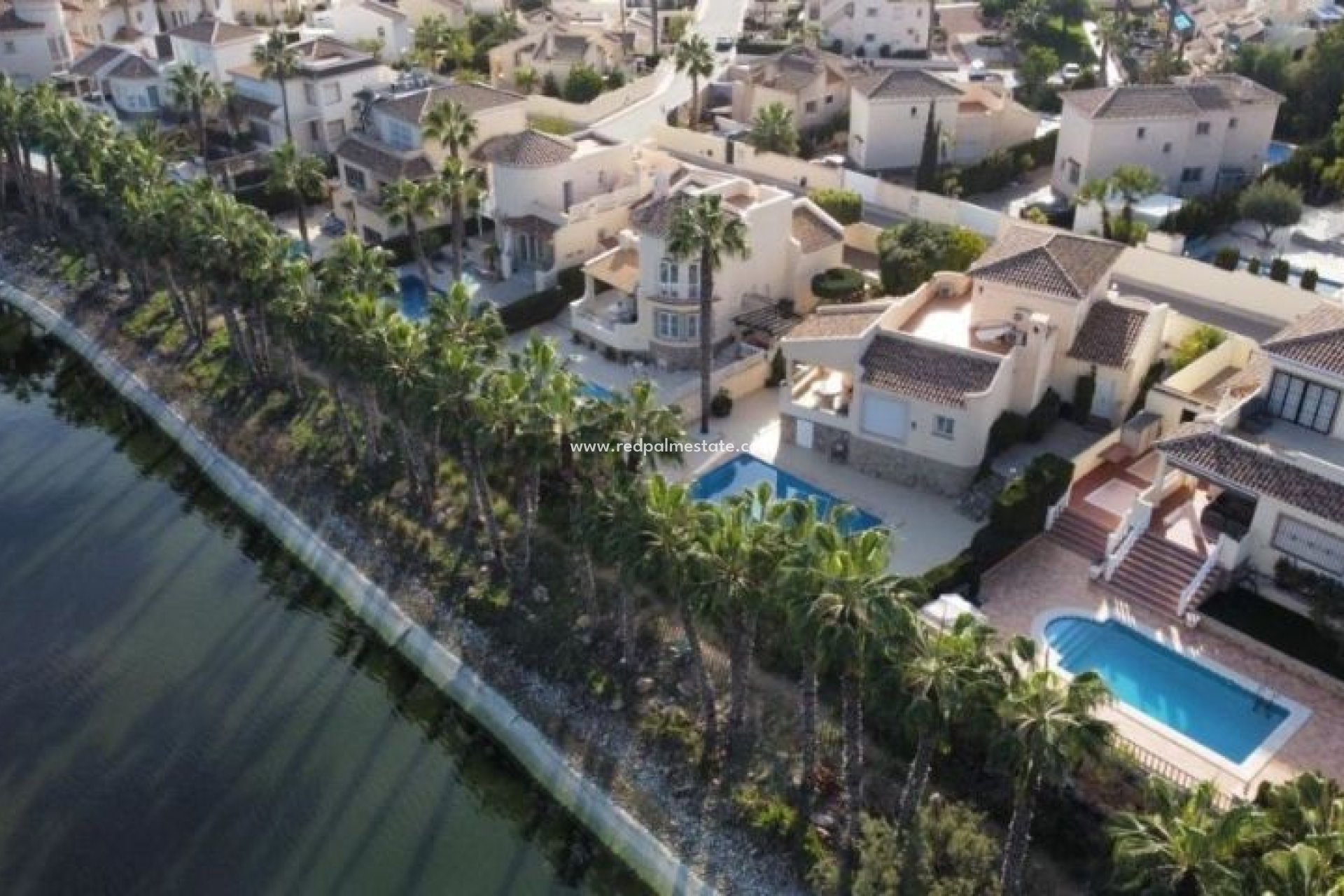 Resale - Villa -
Orihuela Costa