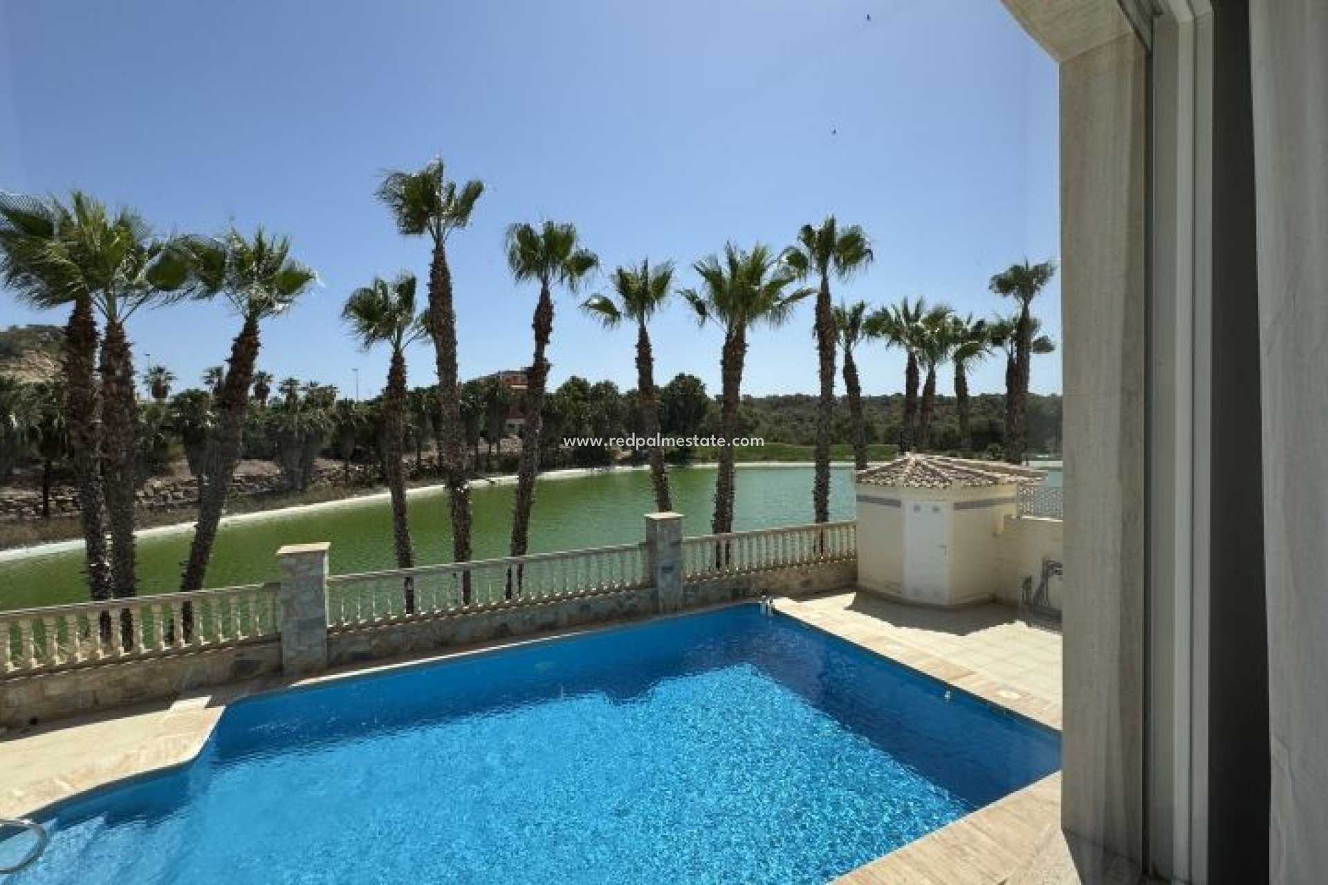 Resale - Villa -
Orihuela Costa