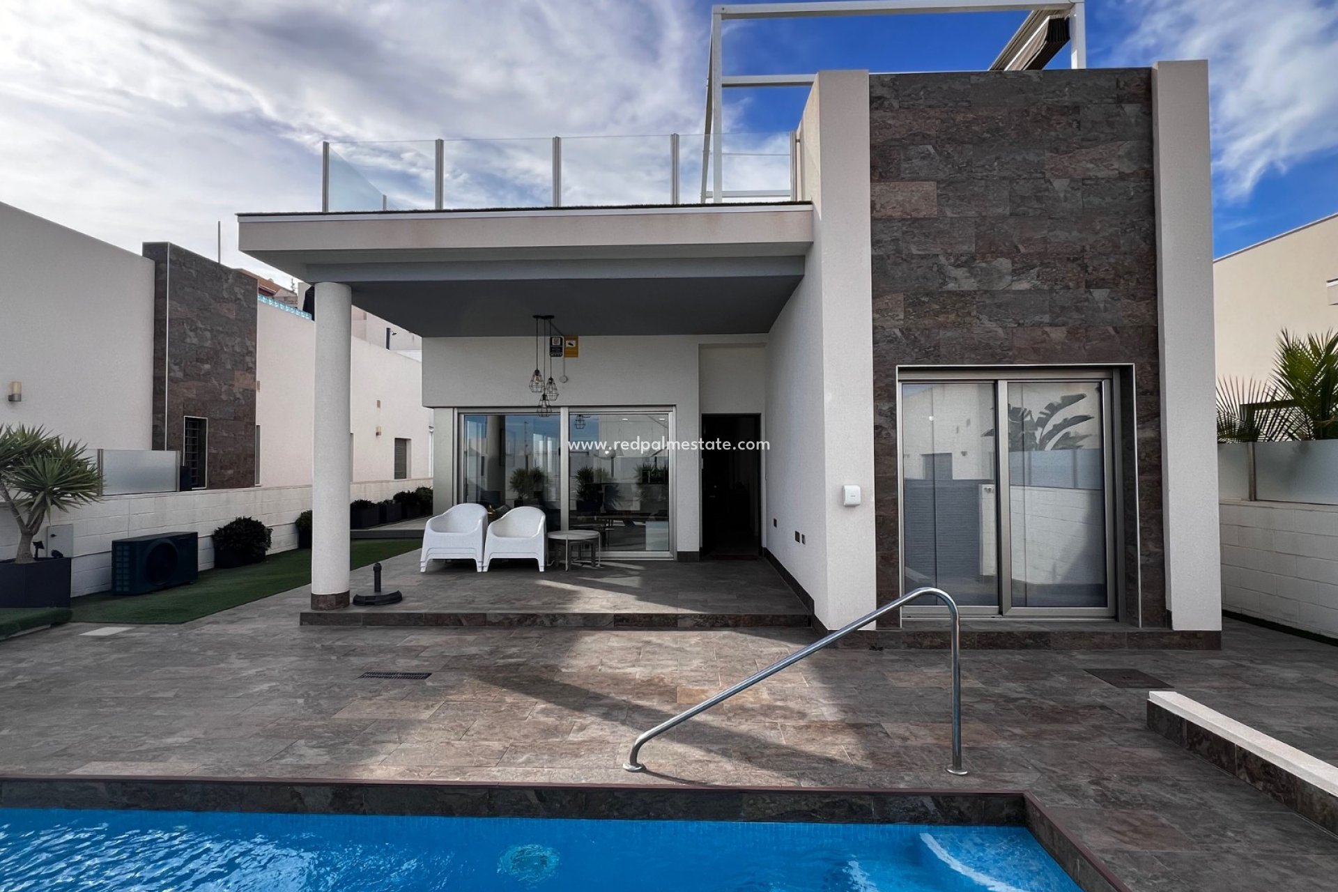 Resale - Villa -
Orihuela Costa