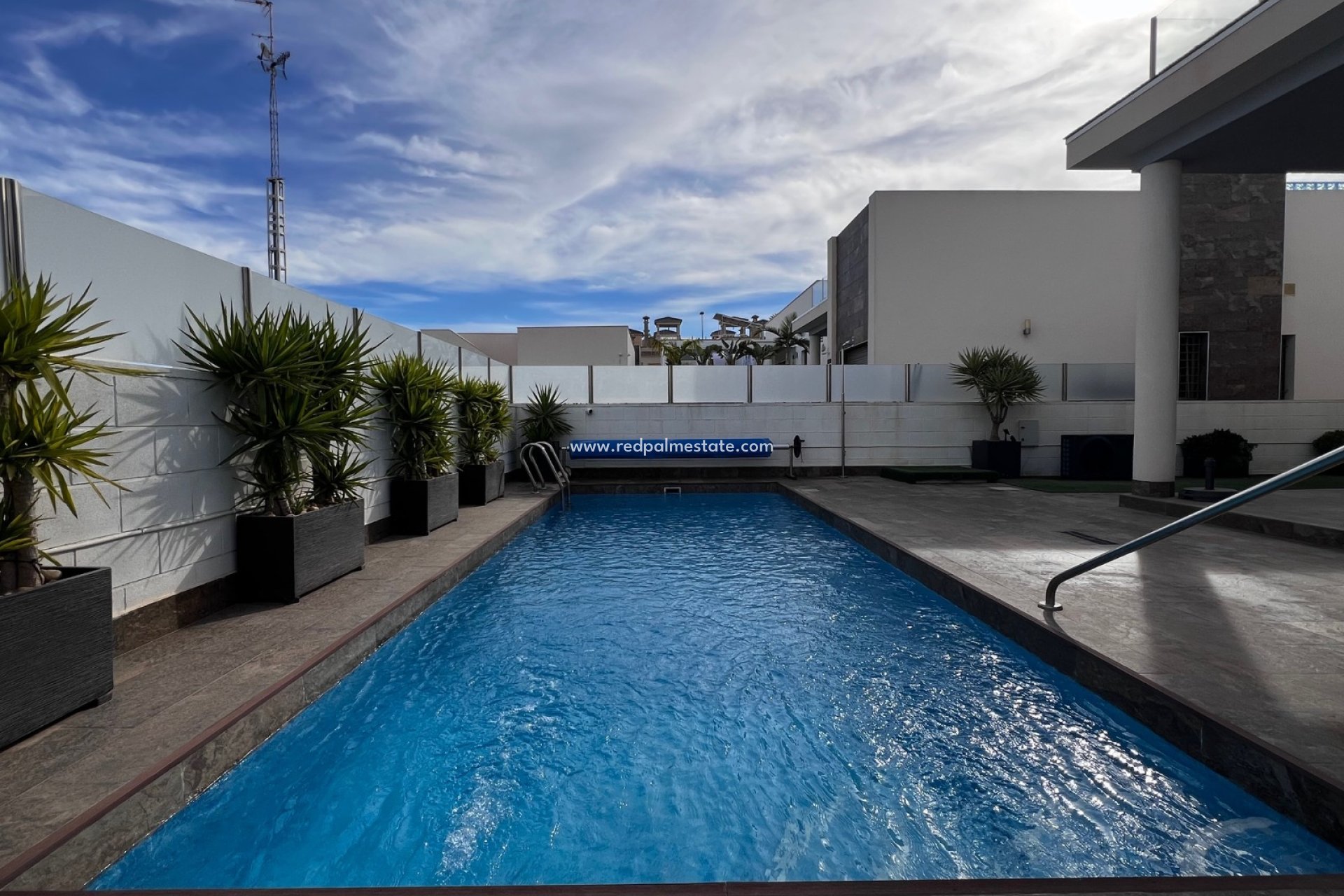 Resale - Villa -
Orihuela Costa