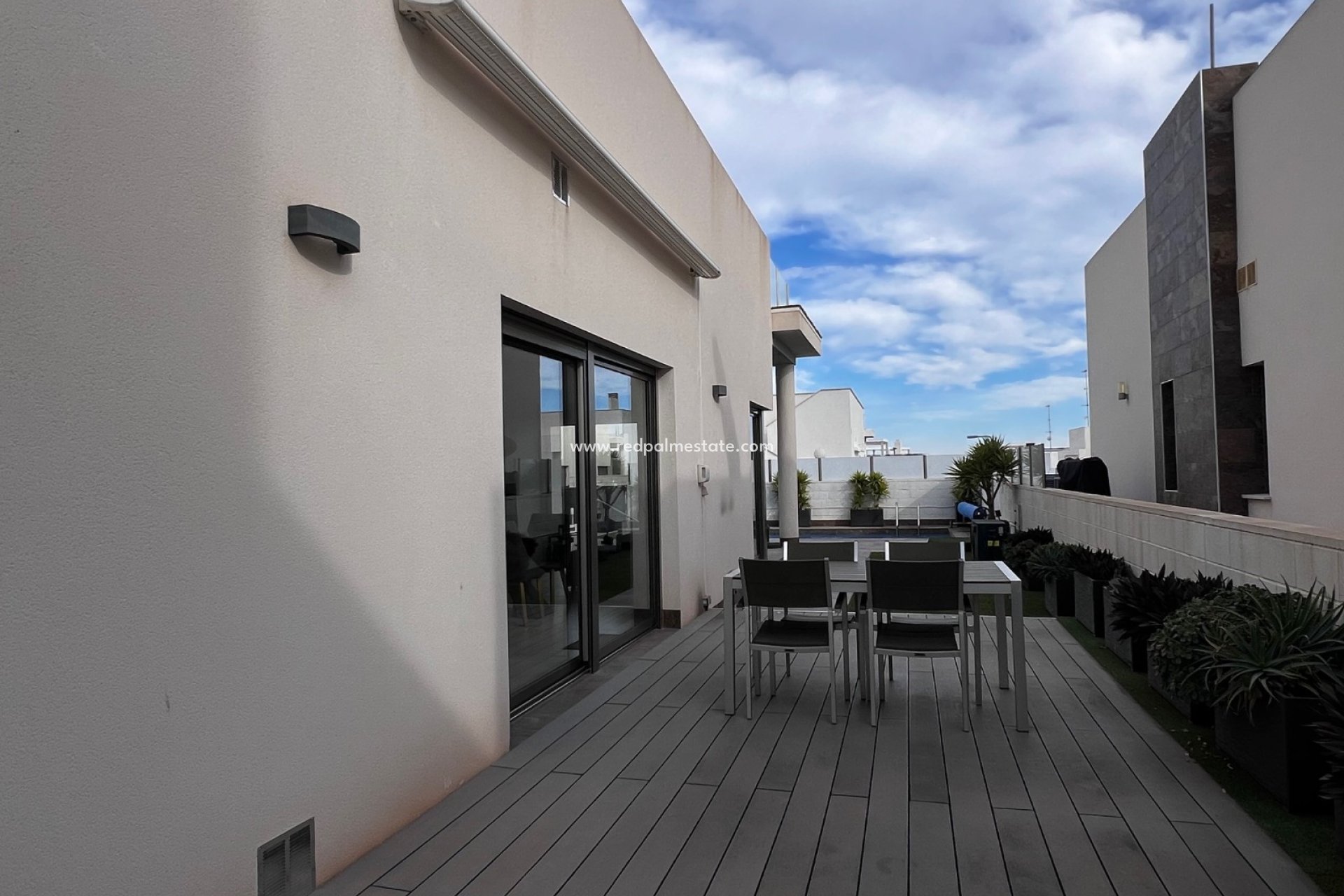 Resale - Villa -
Orihuela Costa