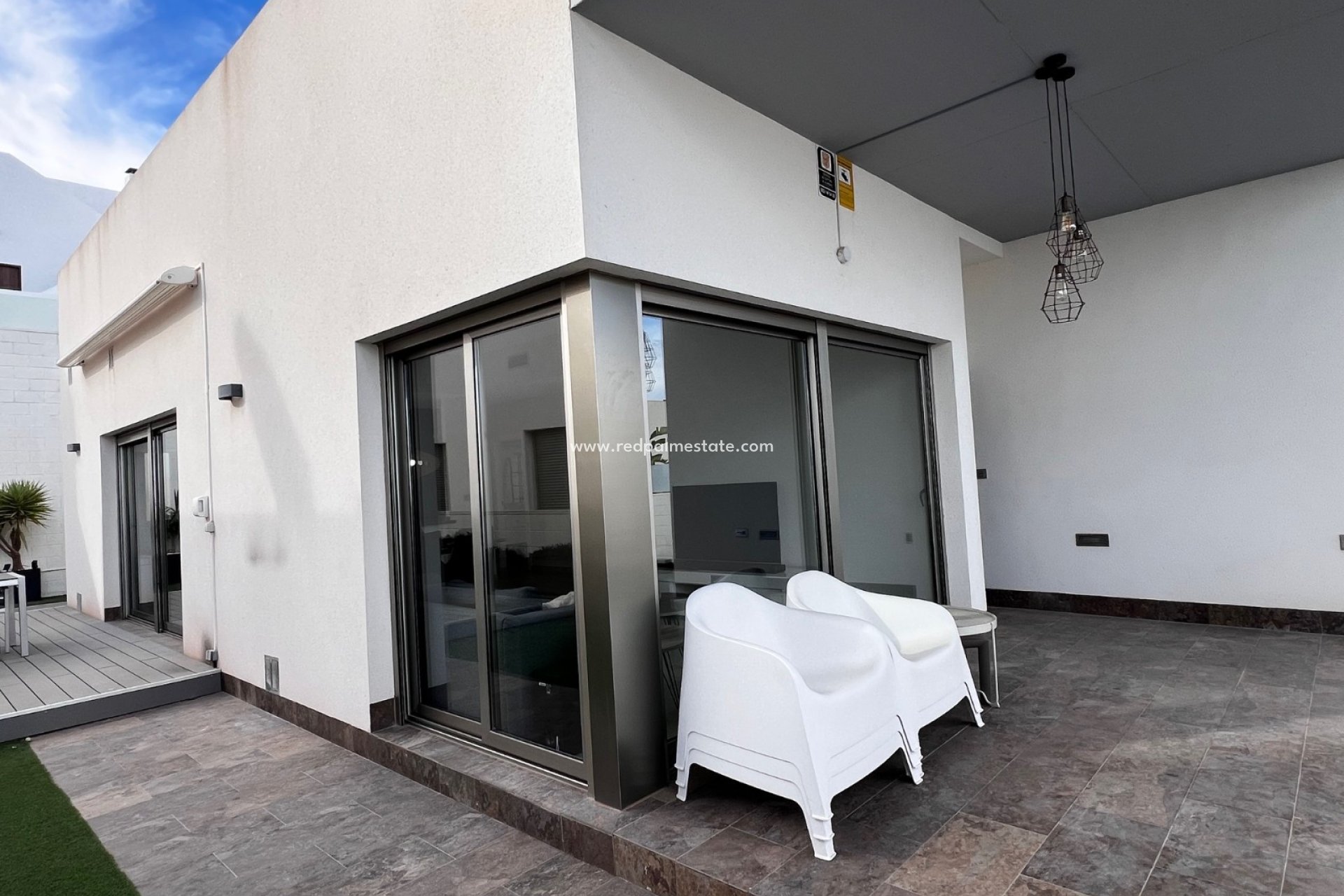 Resale - Villa -
Orihuela Costa