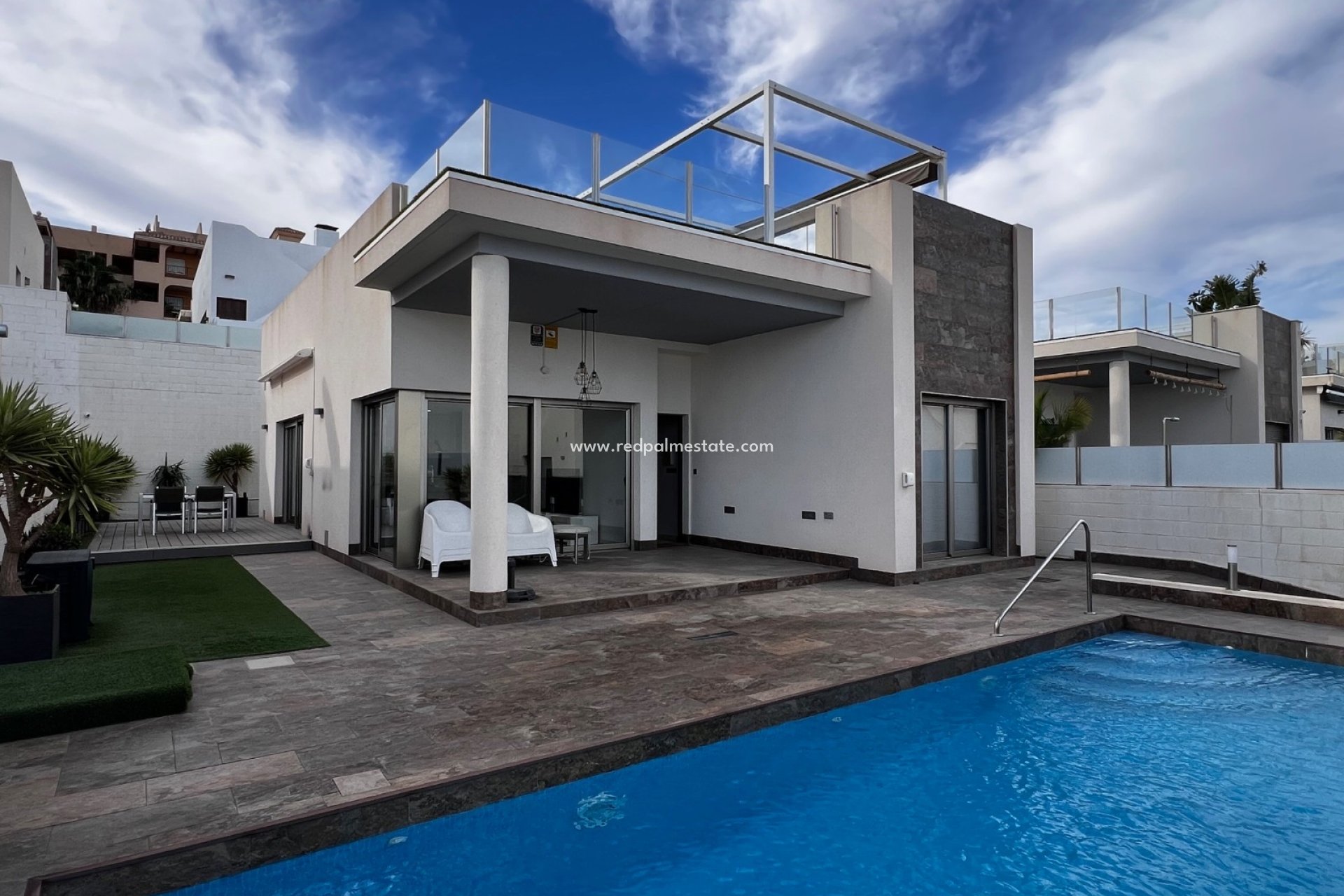 Resale - Villa -
Orihuela Costa