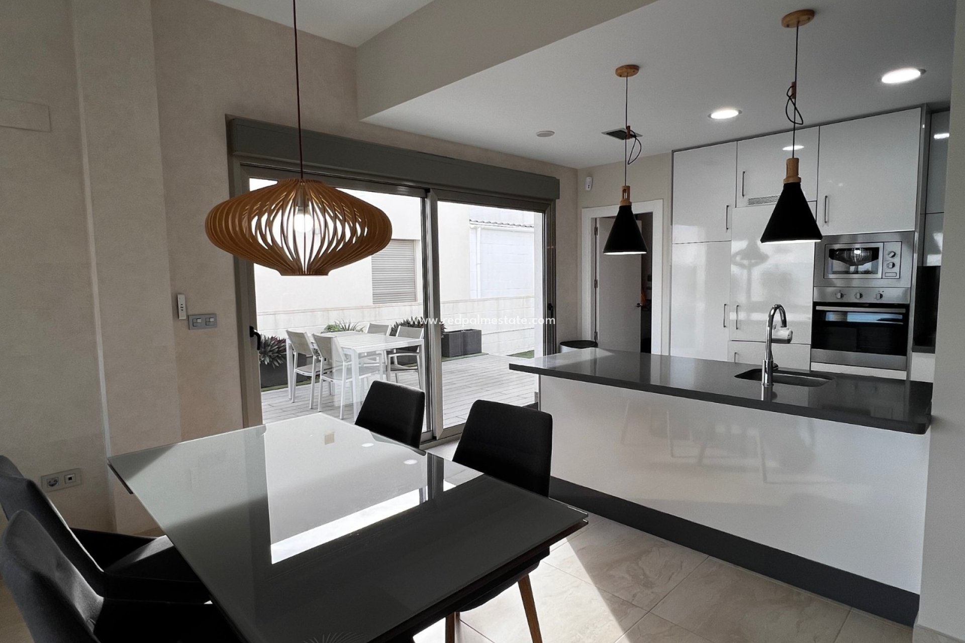Resale - Villa -
Orihuela Costa