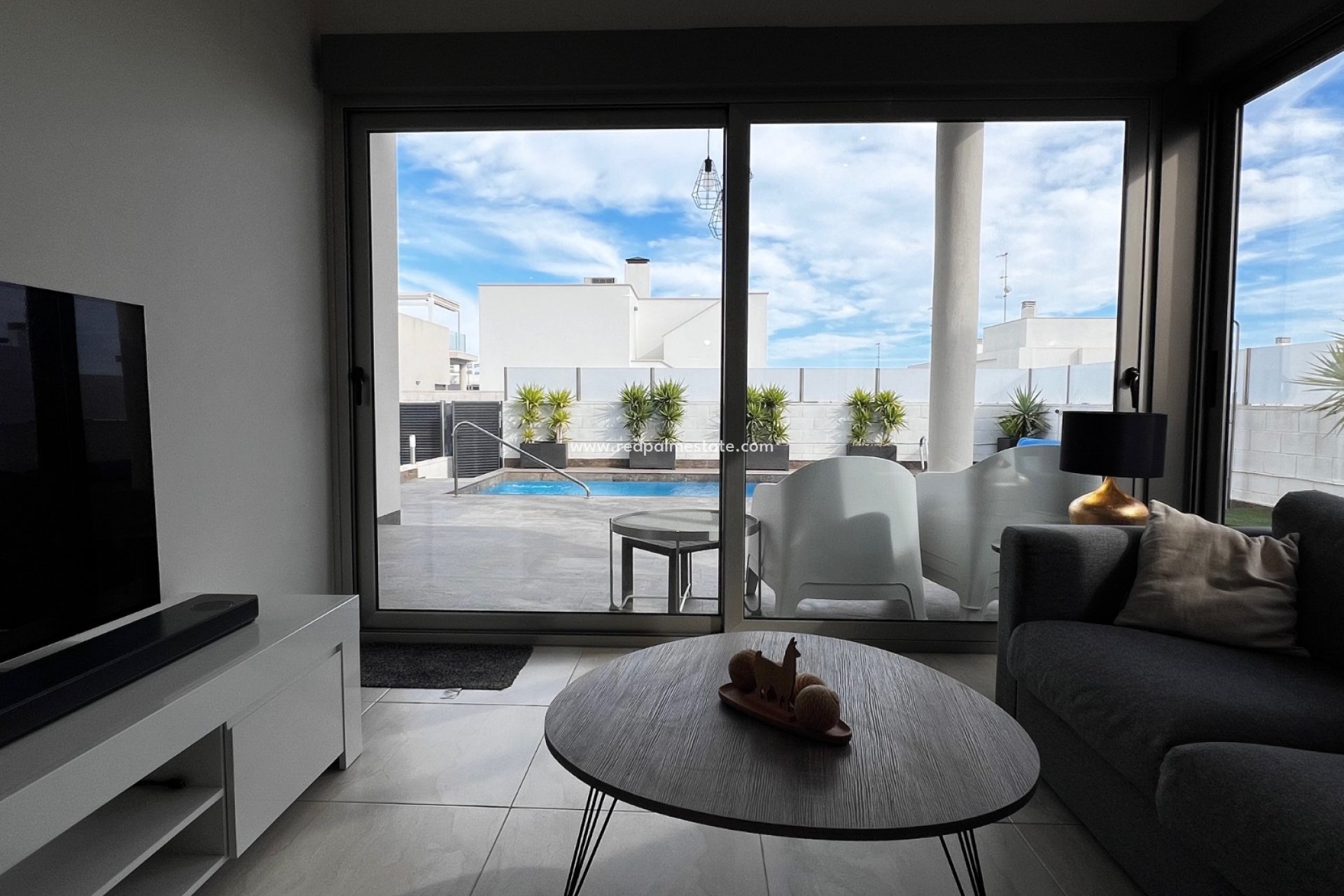 Resale - Villa -
Orihuela Costa