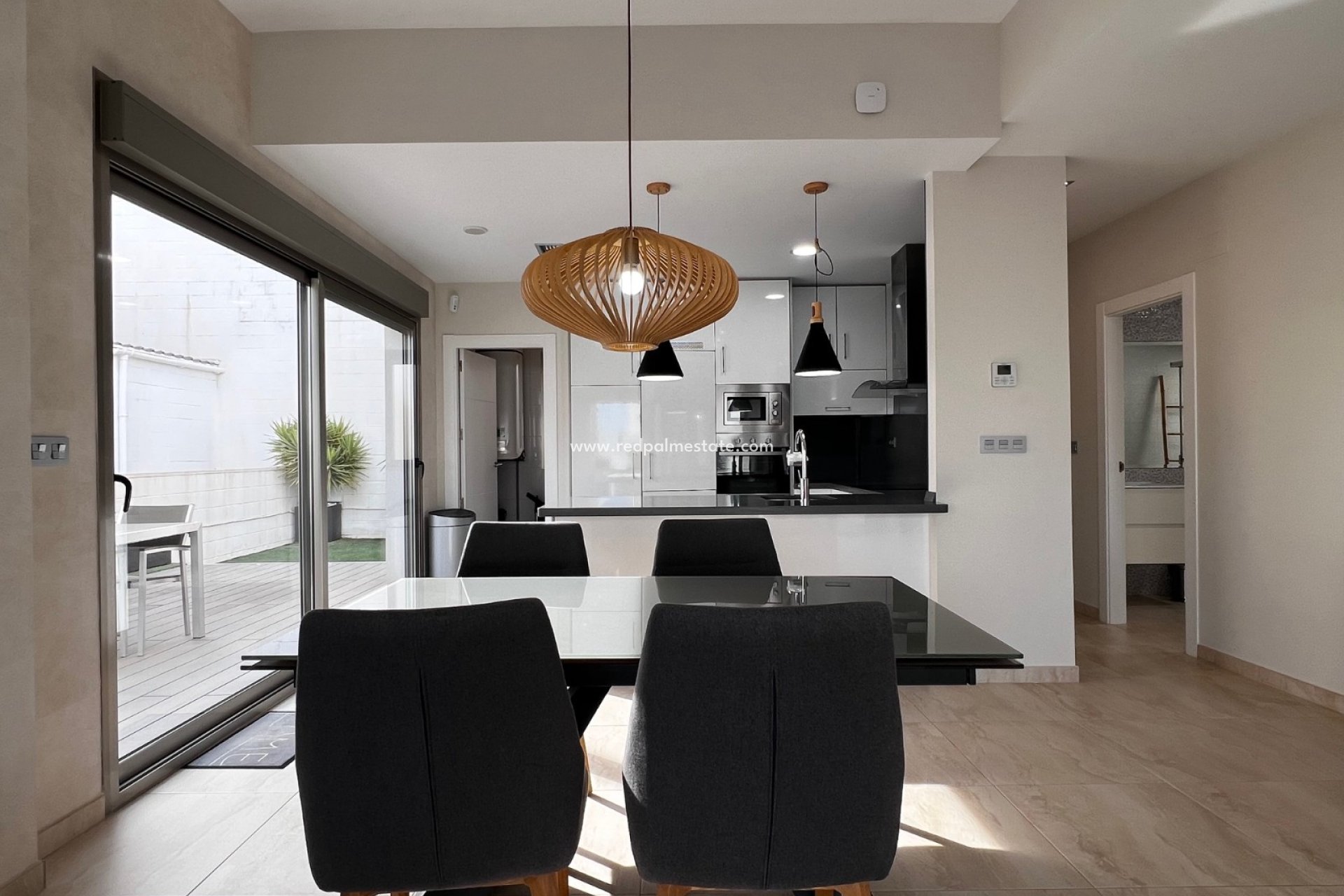 Resale - Villa -
Orihuela Costa