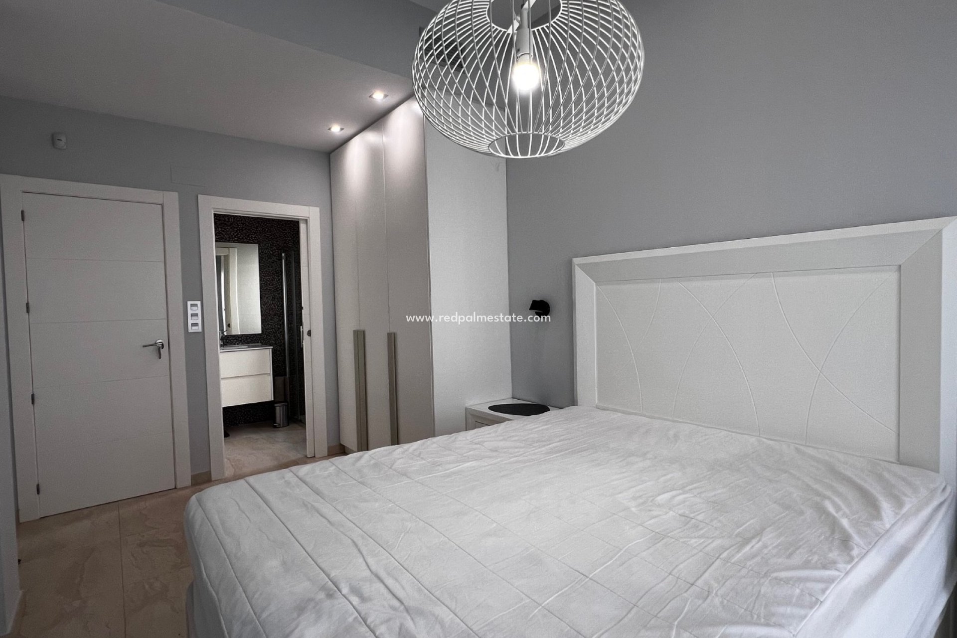Resale - Villa -
Orihuela Costa