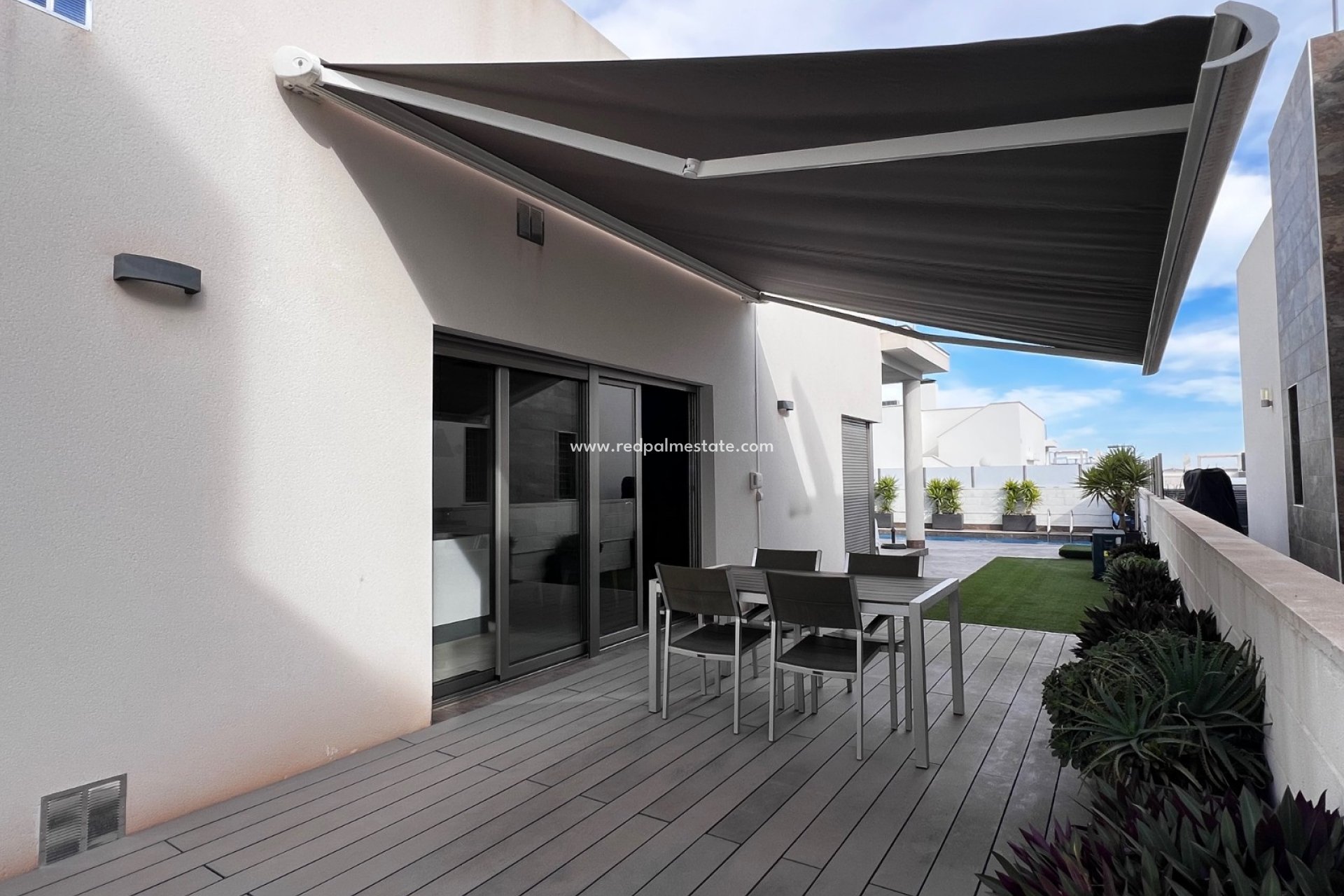 Resale - Villa -
Orihuela Costa