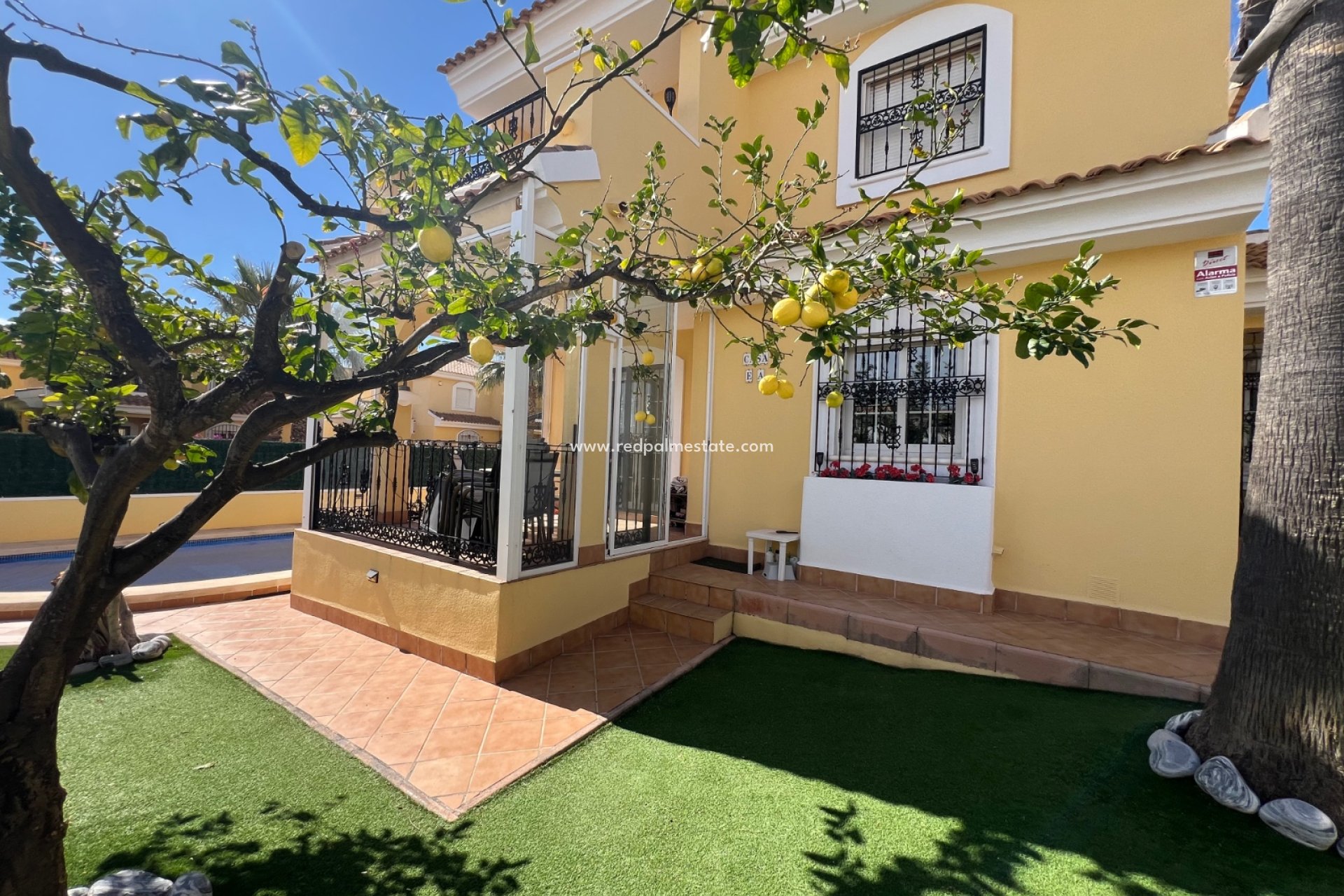 Resale - Villa -
Orihuela Costa