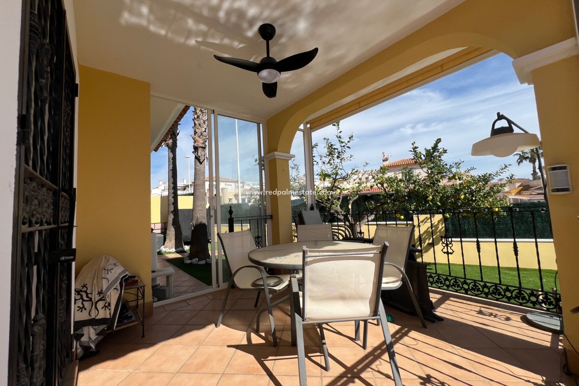 Resale - Villa -
Orihuela Costa