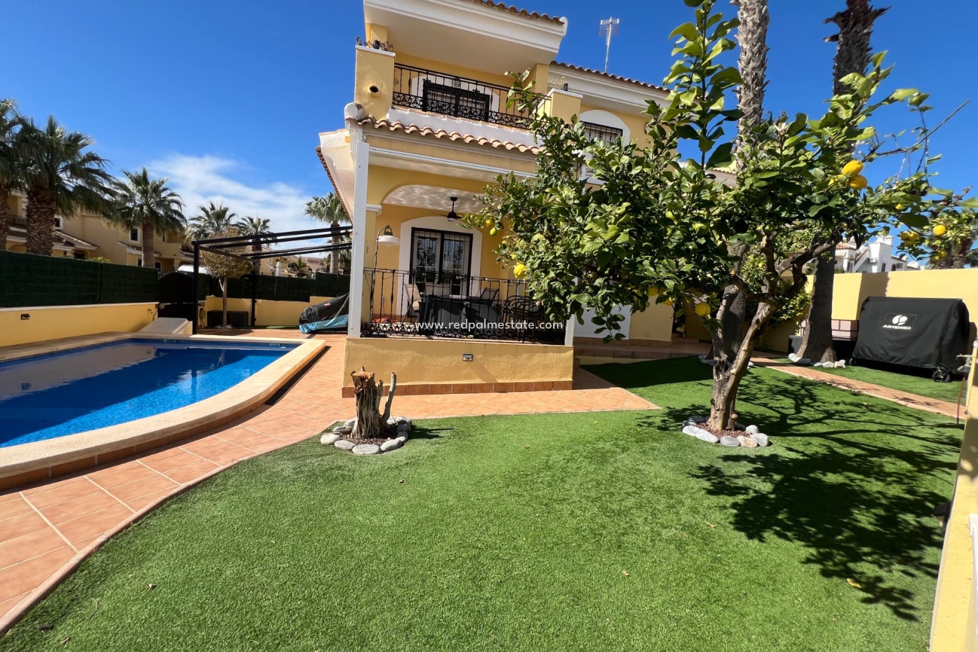 Resale - Villa -
Orihuela Costa