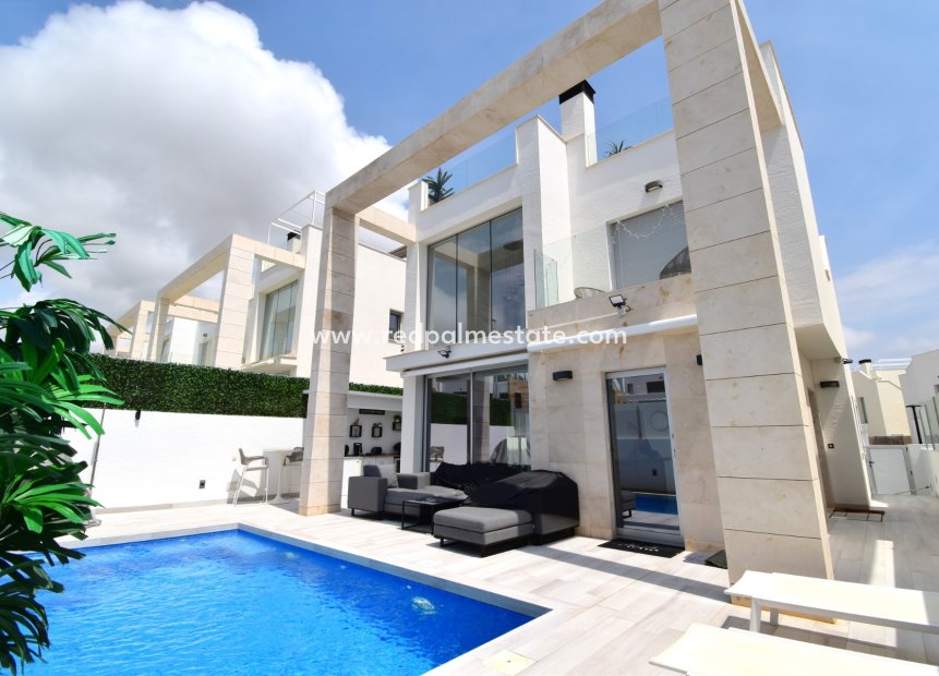 Resale - Villa -
Orihuela Costa