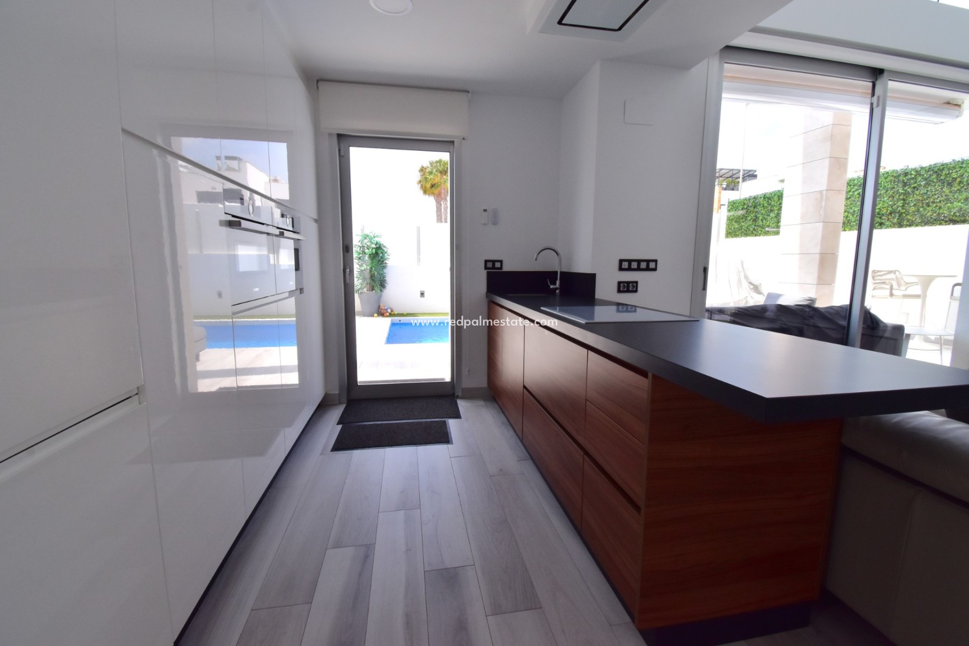 Resale - Villa -
Orihuela Costa