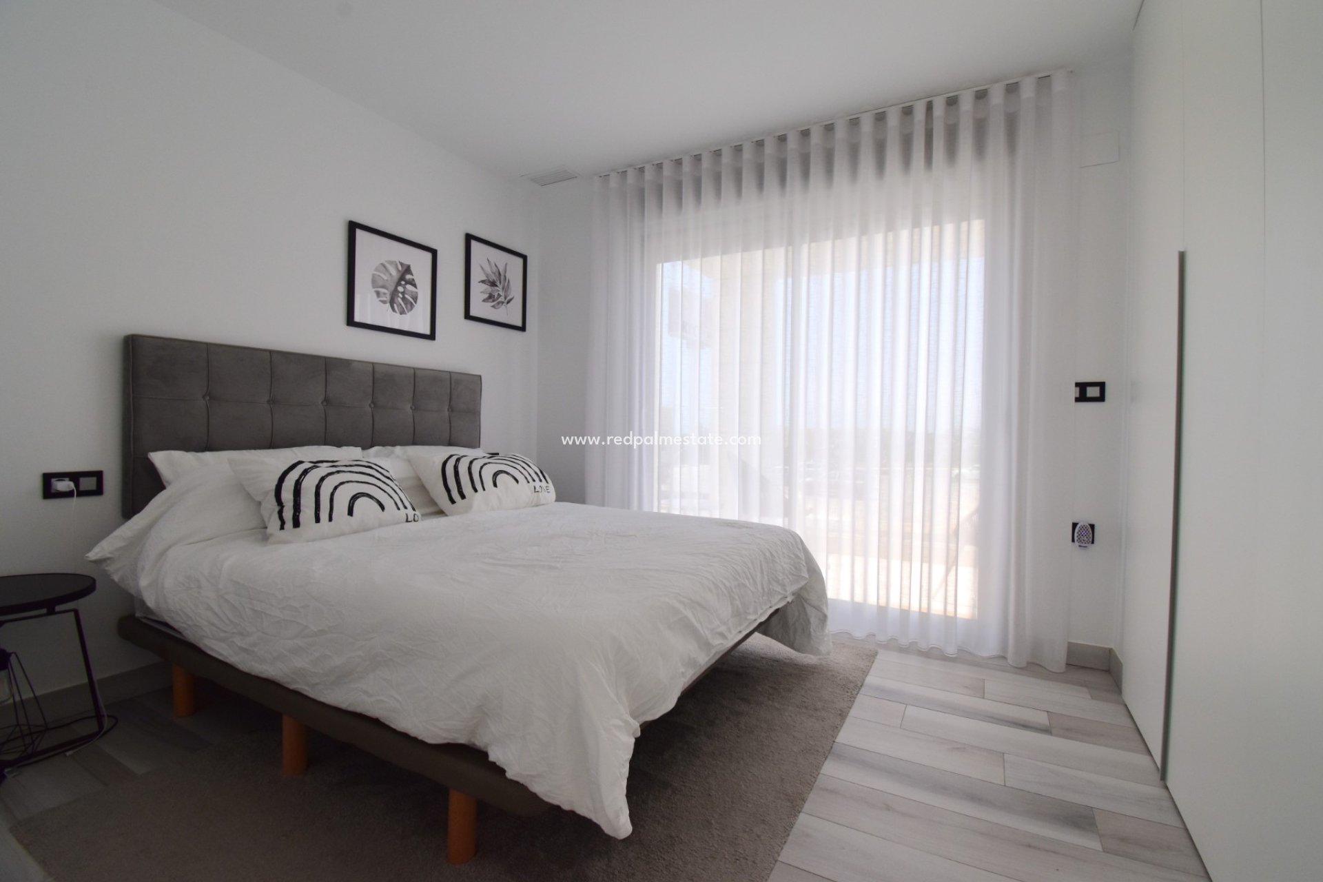 Resale - Villa -
Orihuela Costa