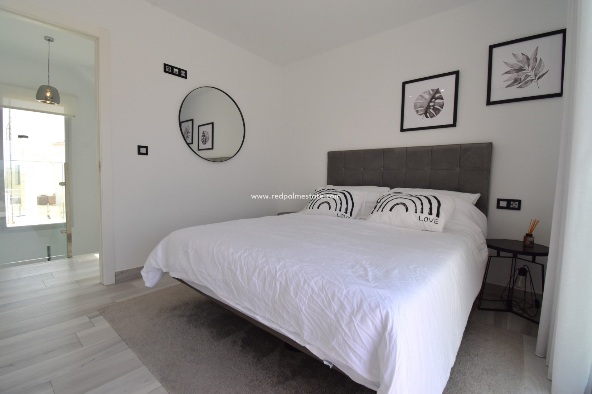 Resale - Villa -
Orihuela Costa