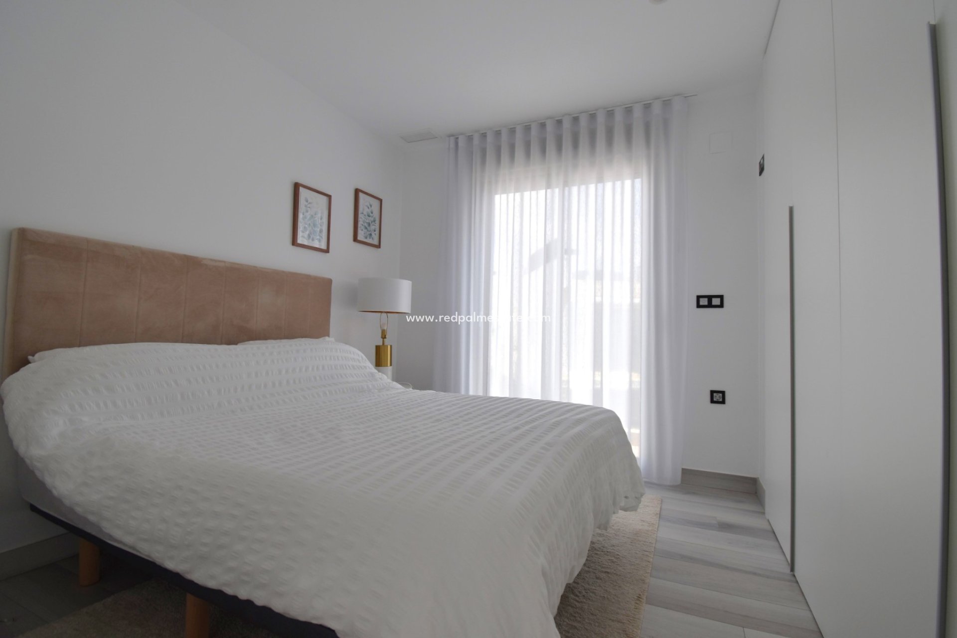 Resale - Villa -
Orihuela Costa