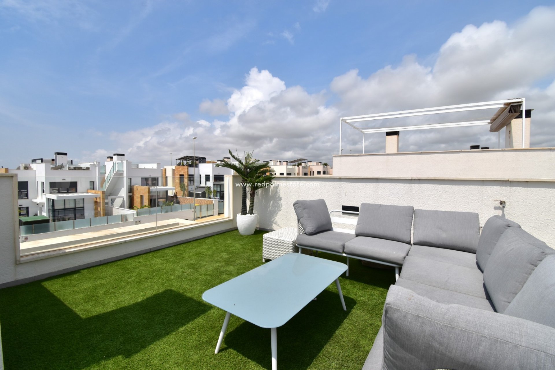 Resale - Villa -
Orihuela Costa