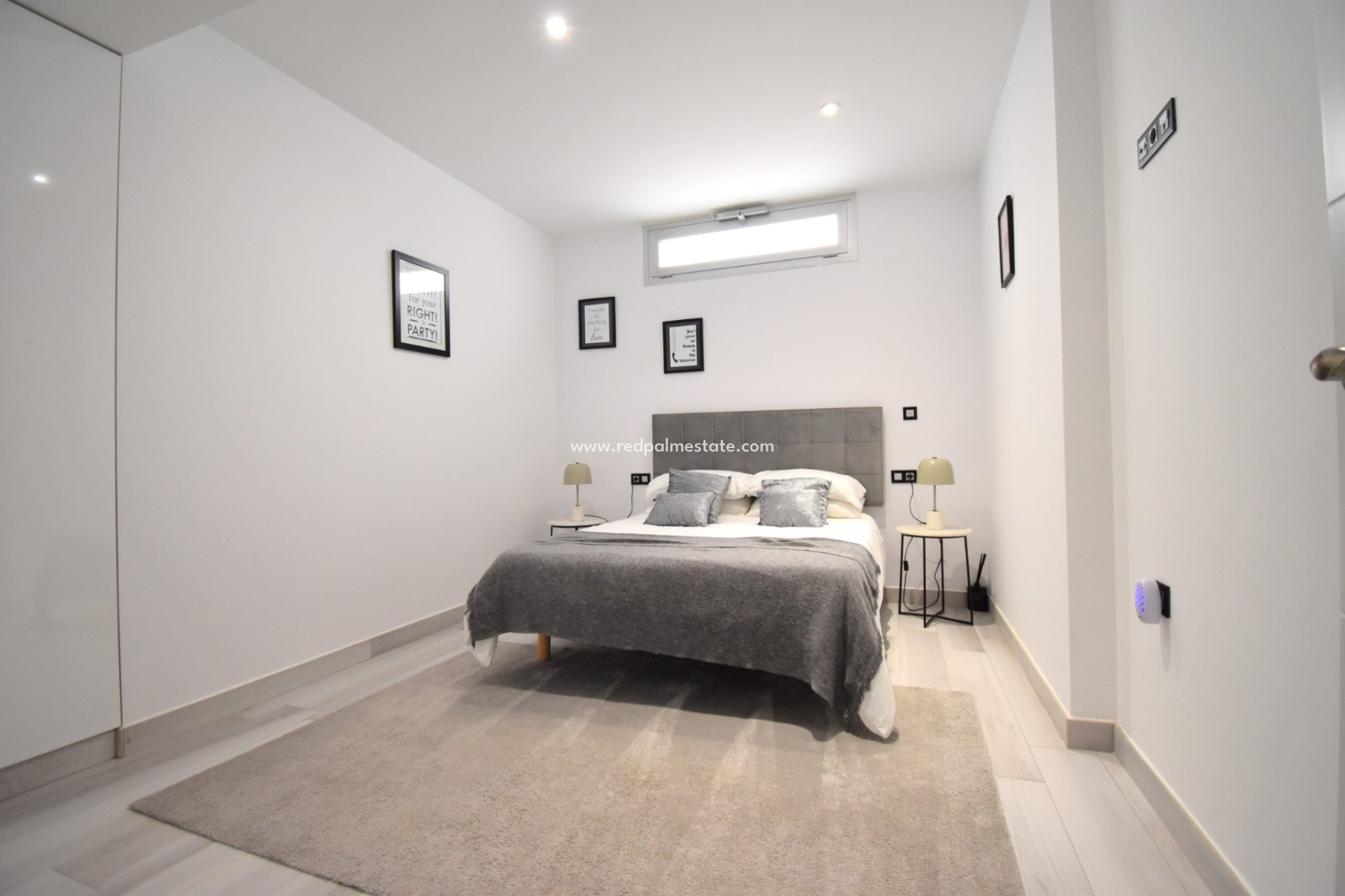 Resale - Villa -
Orihuela Costa