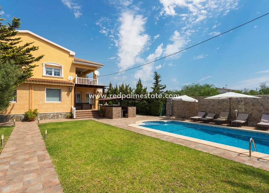 Resale - Villa -
Orihuela Costa
