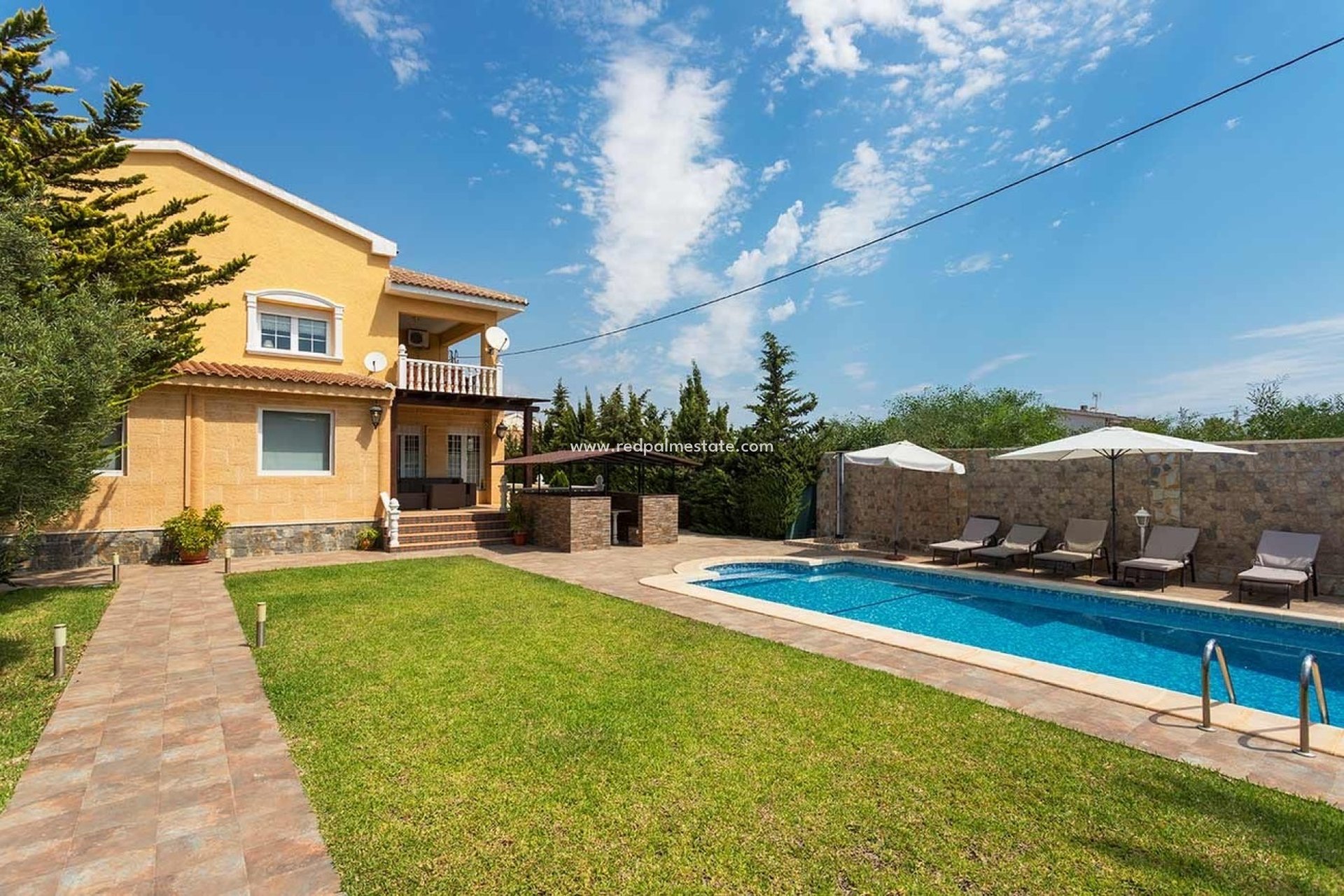 Resale - Villa -
Orihuela Costa
