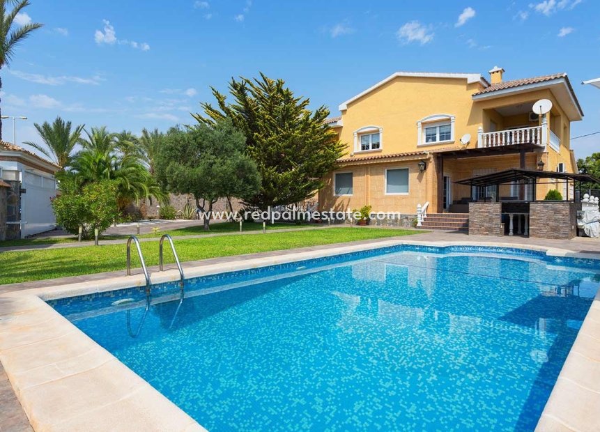 Resale - Villa -
Orihuela Costa