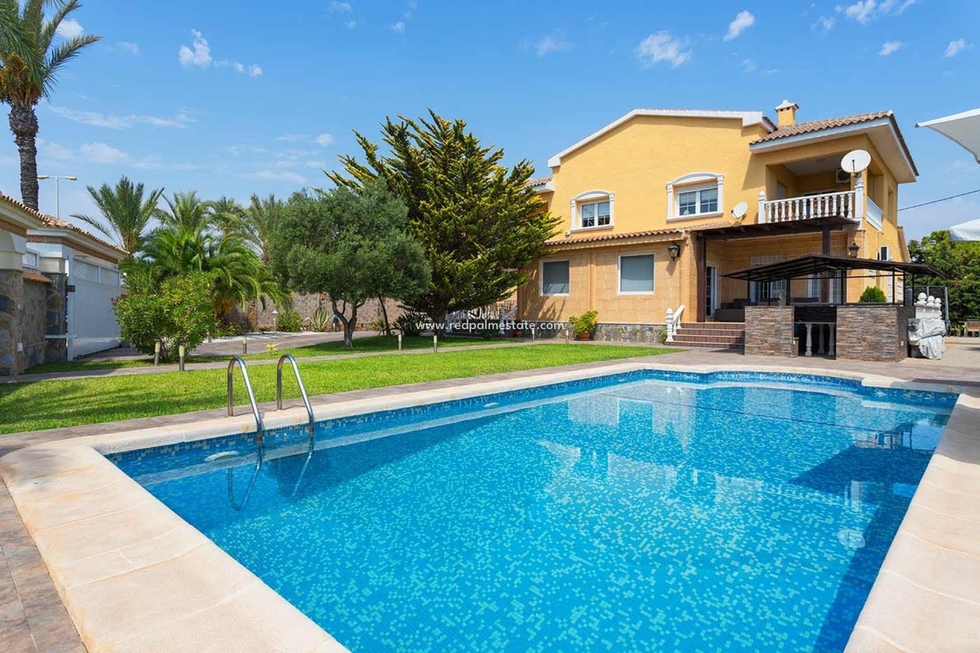 Resale - Villa -
Orihuela Costa