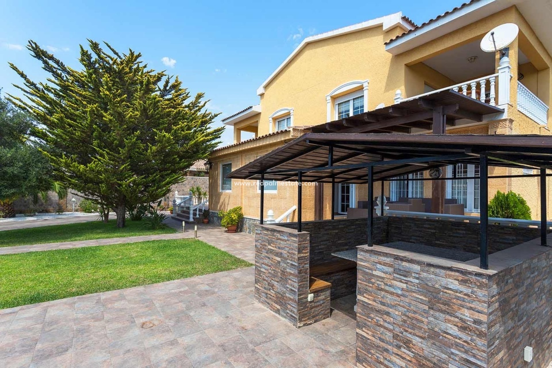 Resale - Villa -
Orihuela Costa