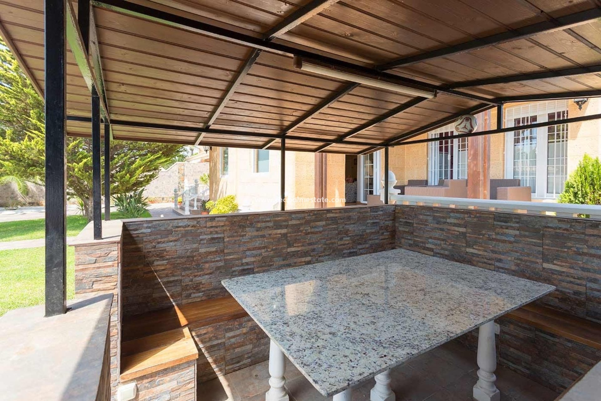 Resale - Villa -
Orihuela Costa
