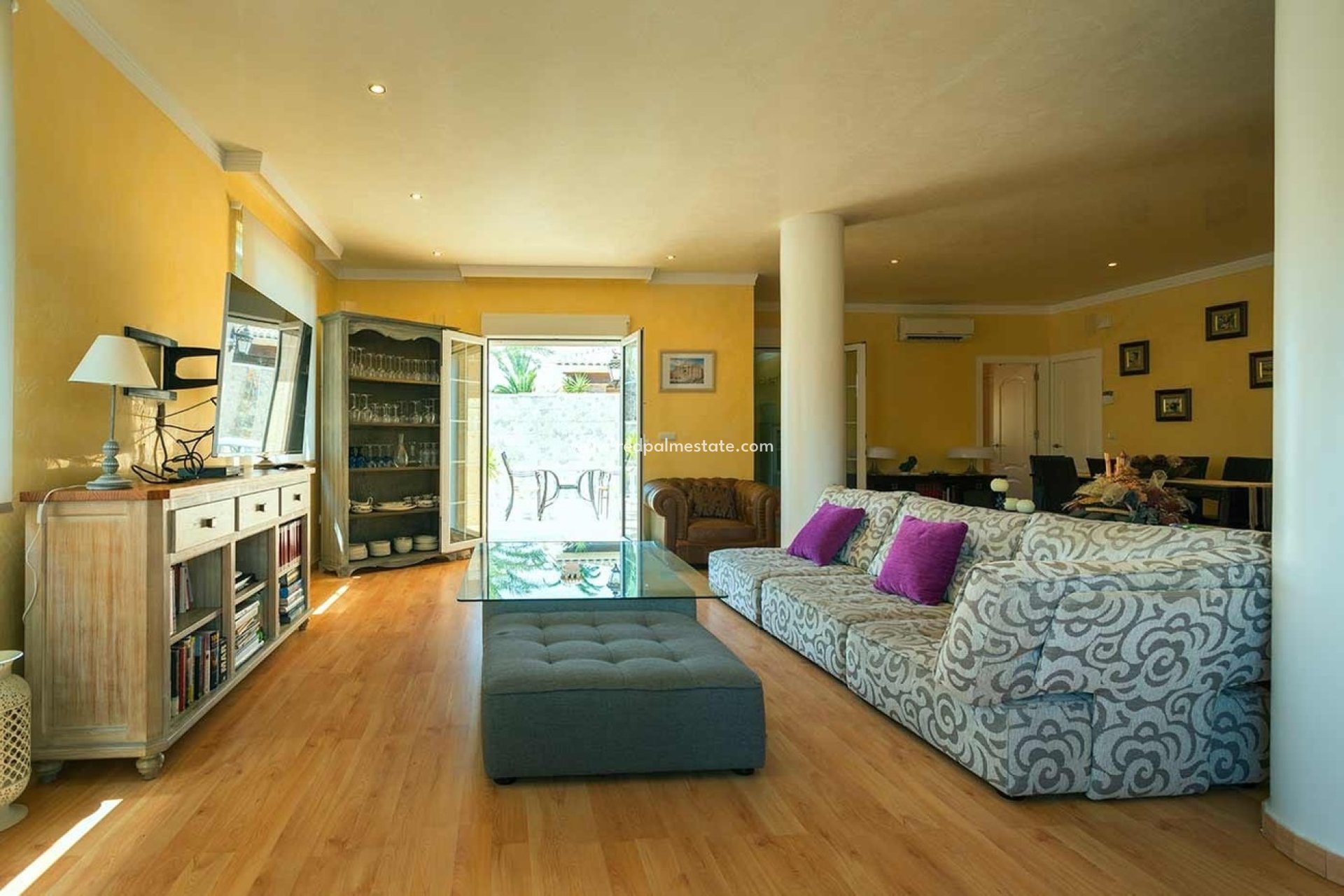 Resale - Villa -
Orihuela Costa