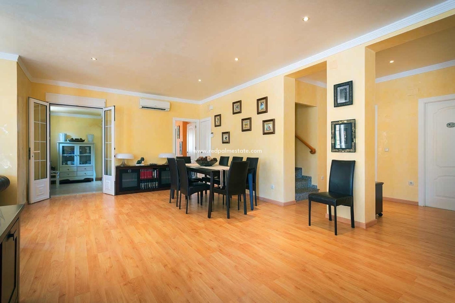 Resale - Villa -
Orihuela Costa