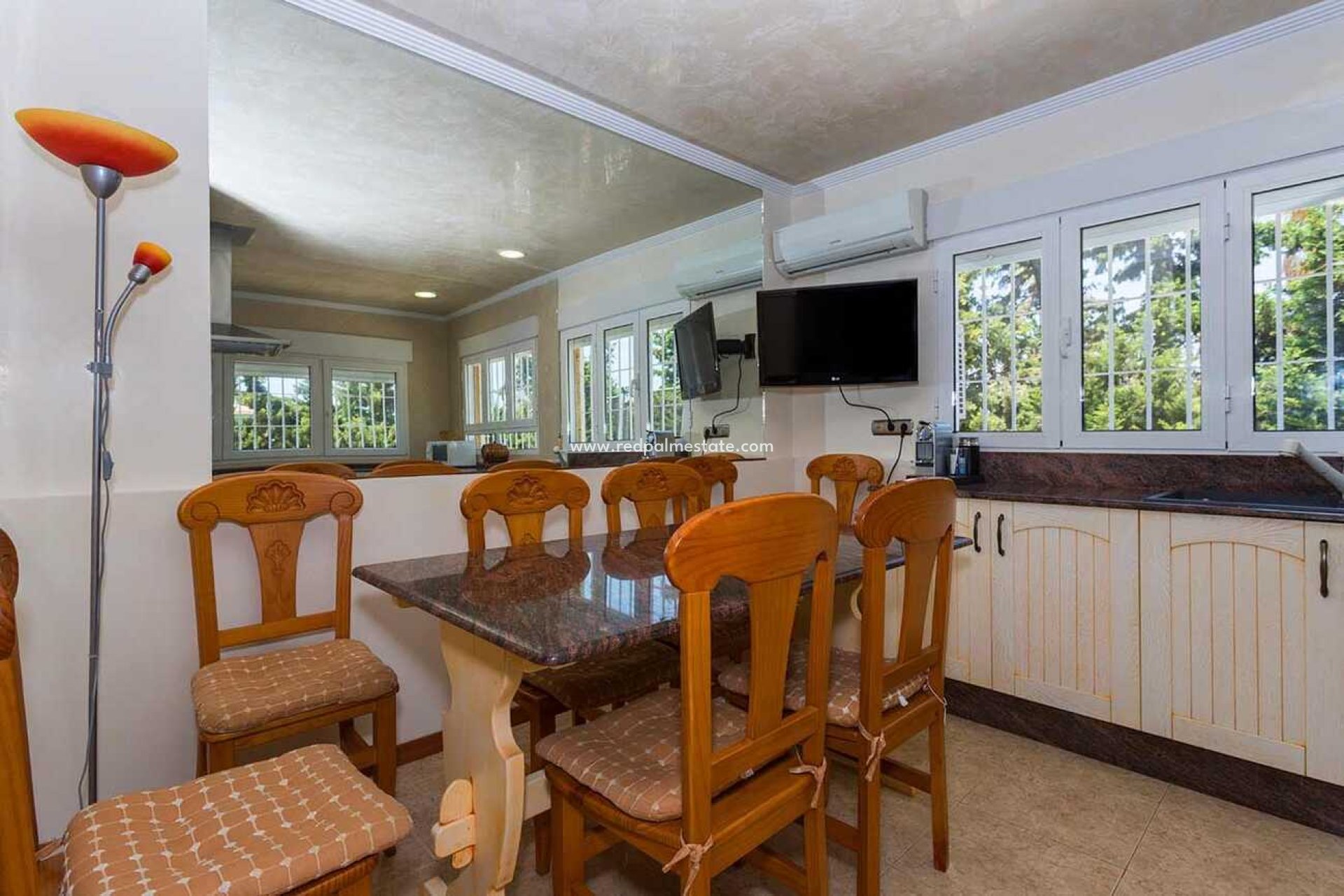 Resale - Villa -
Orihuela Costa