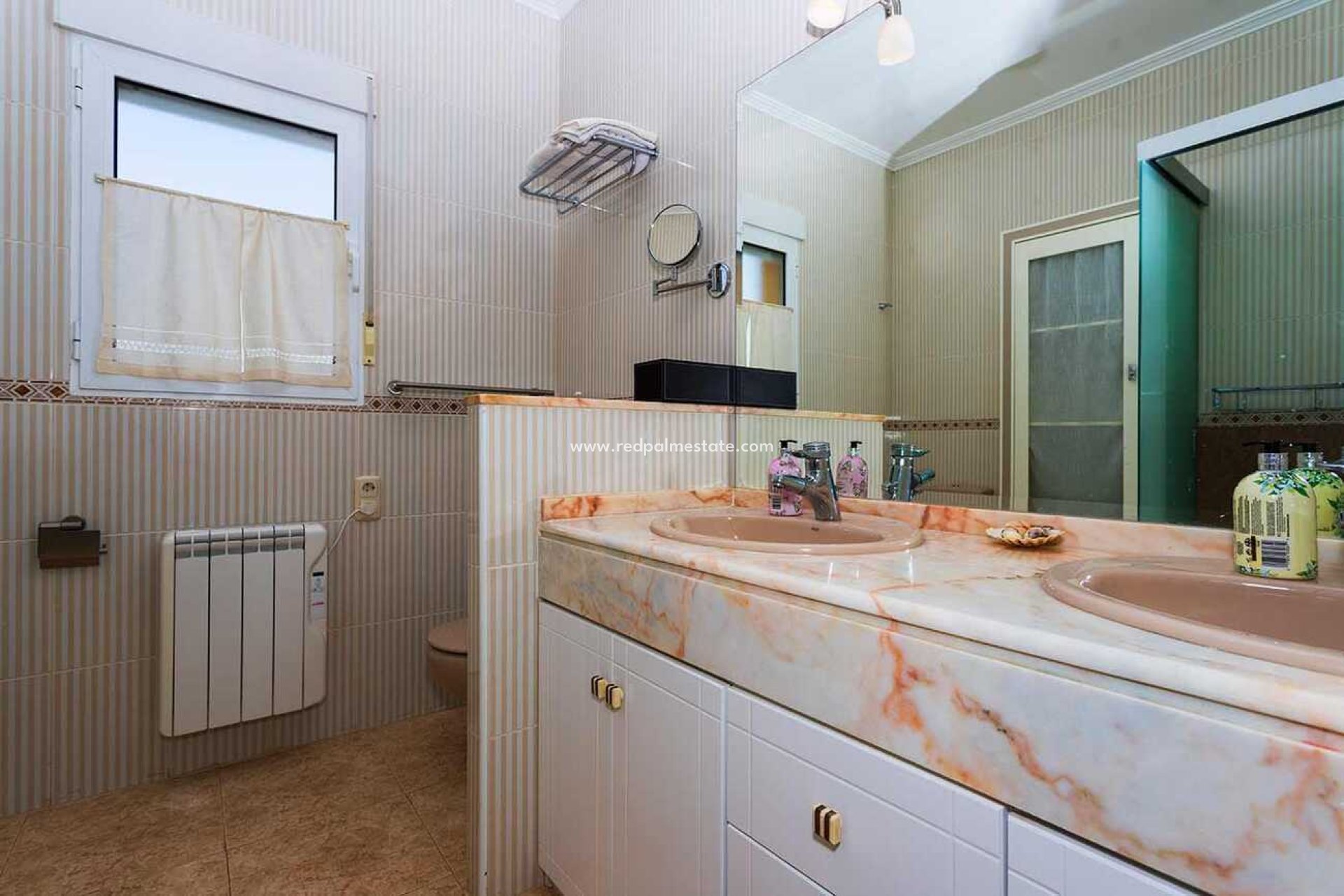 Resale - Villa -
Orihuela Costa