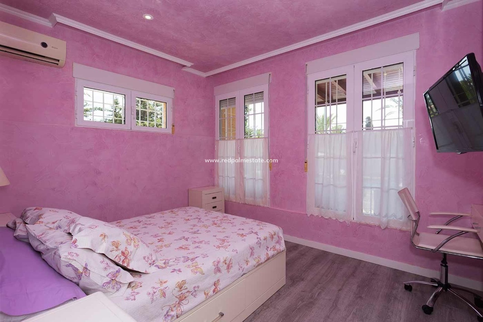 Resale - Villa -
Orihuela Costa
