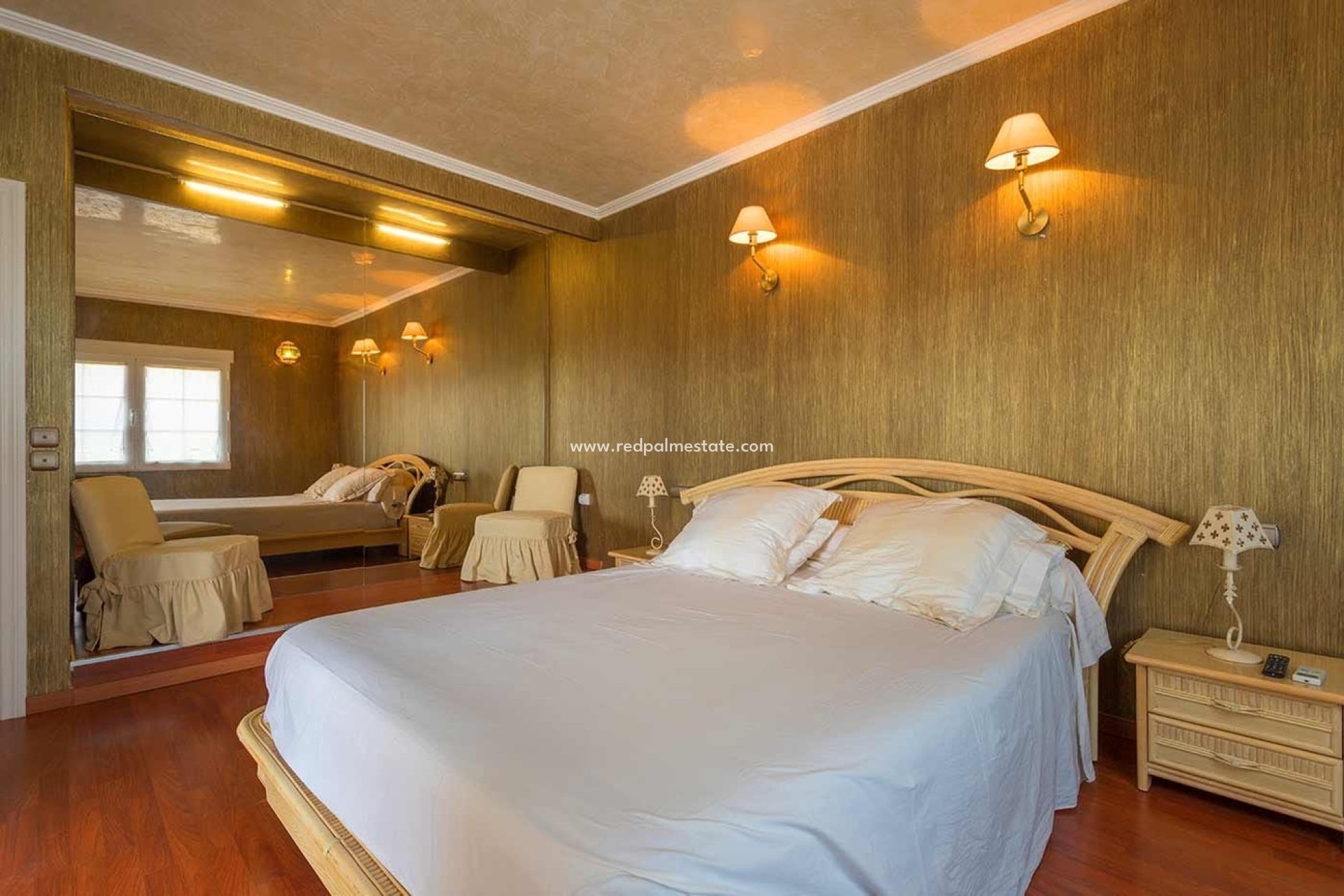 Resale - Villa -
Orihuela Costa
