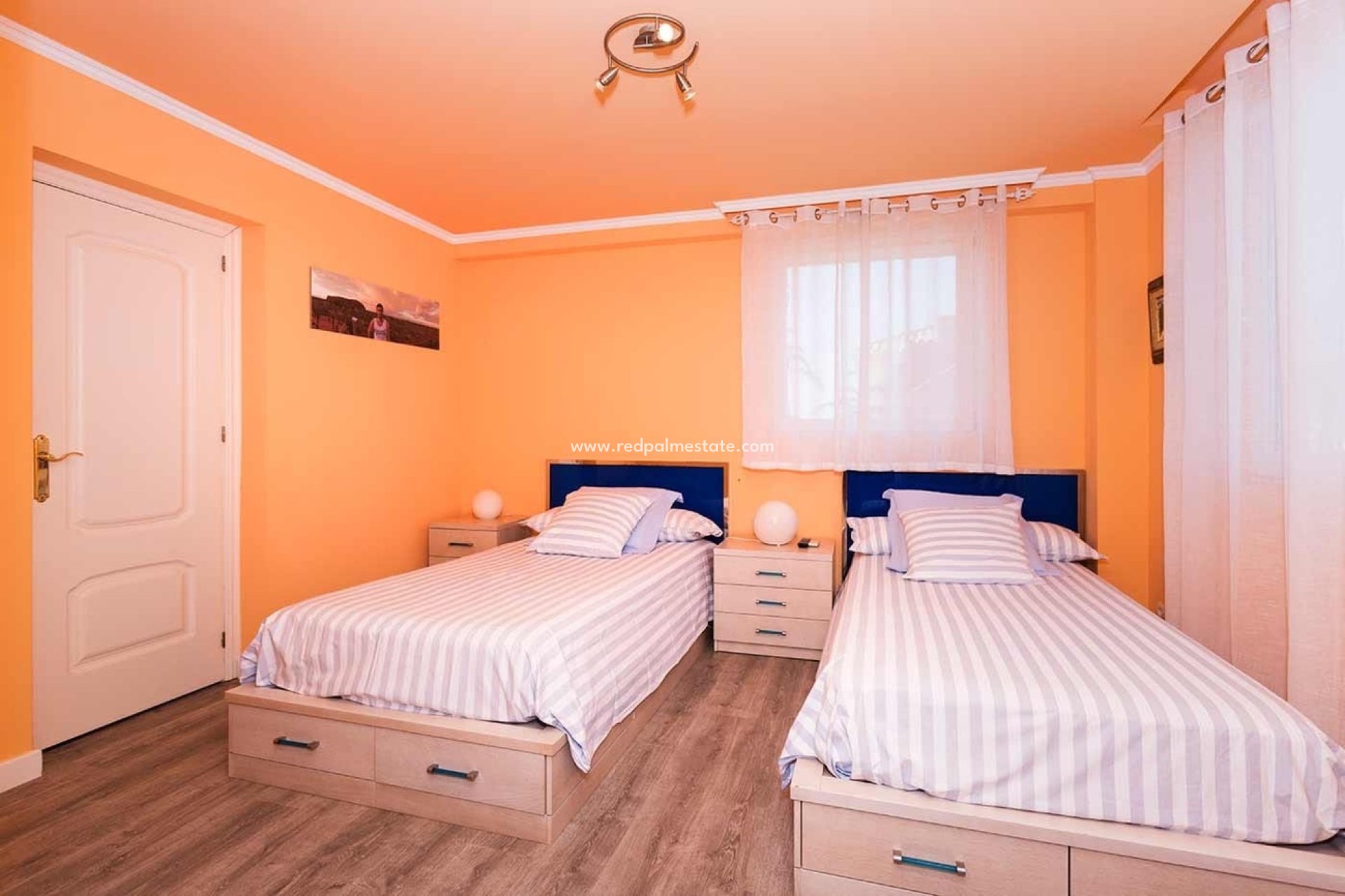 Resale - Villa -
Orihuela Costa