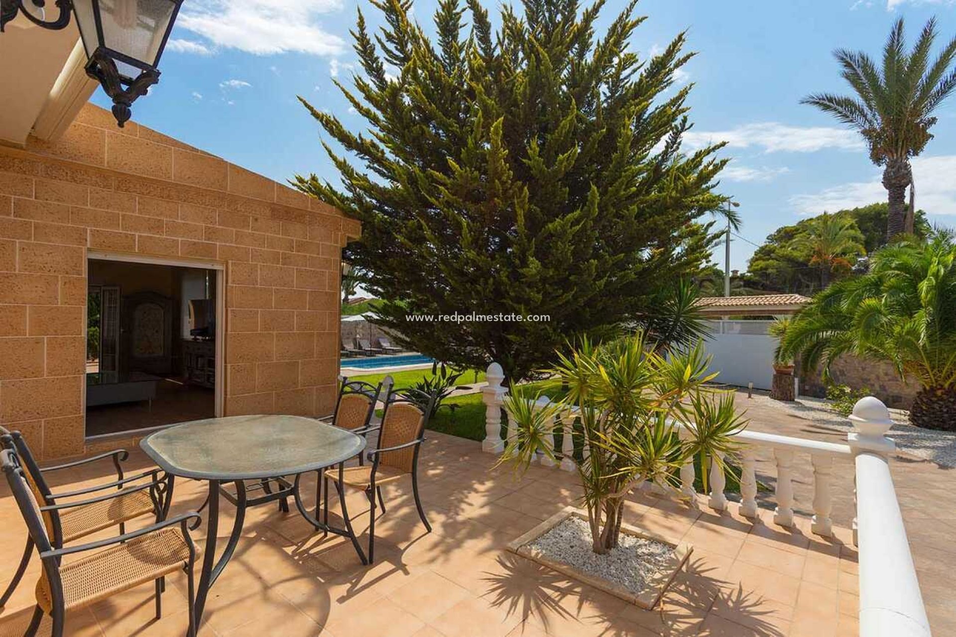 Resale - Villa -
Orihuela Costa